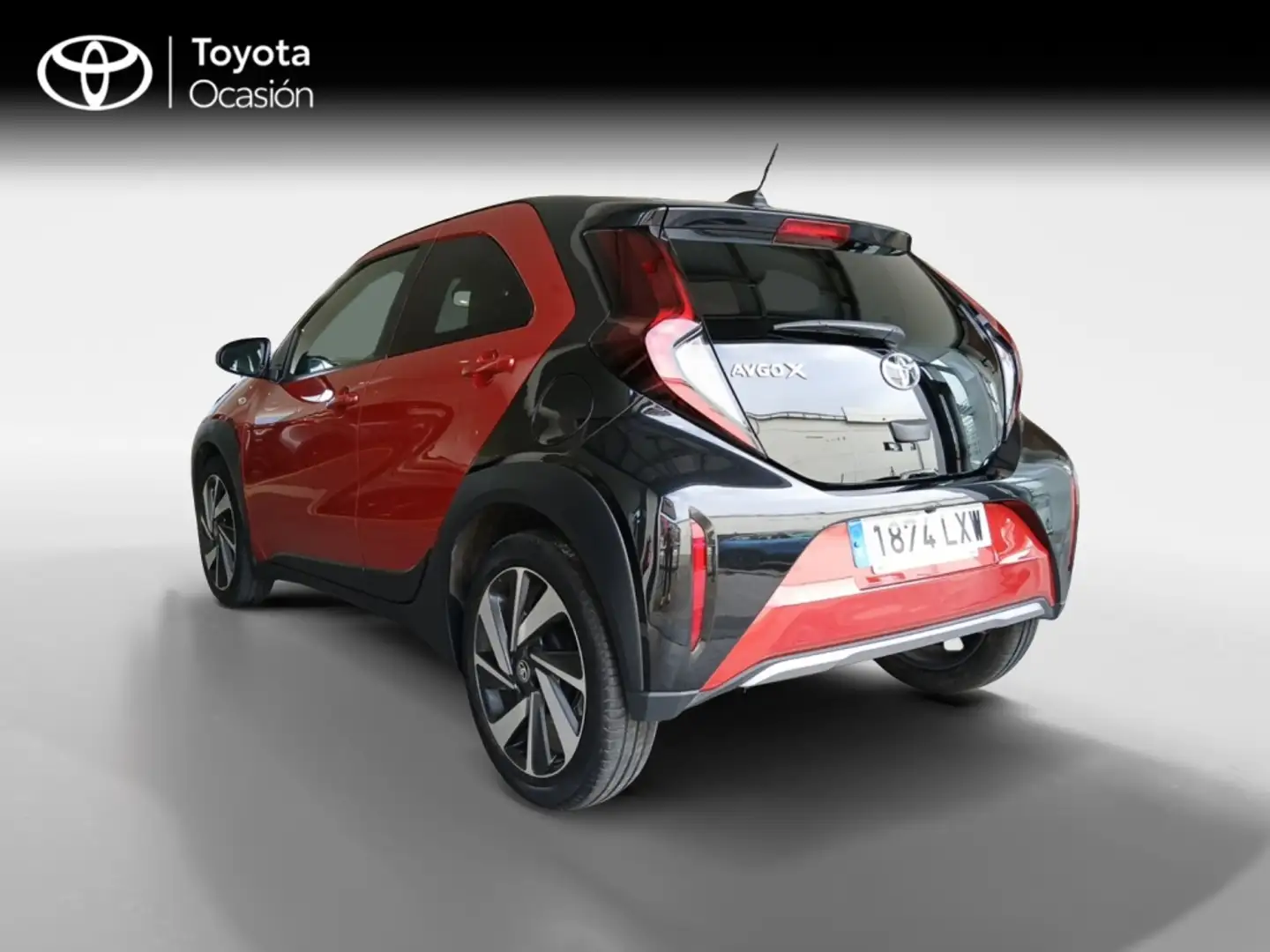 Toyota Aygo X TODOTERRENO 1.0 VVT-I TRENDY EDITION CVT 72 5P Rojo - 2