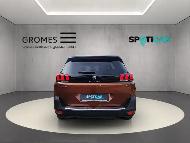 Peugeot 5008 view 4