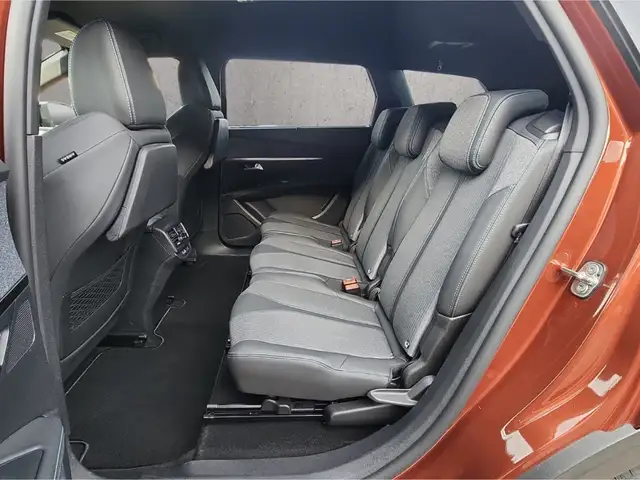 Peugeot 5008 view 8