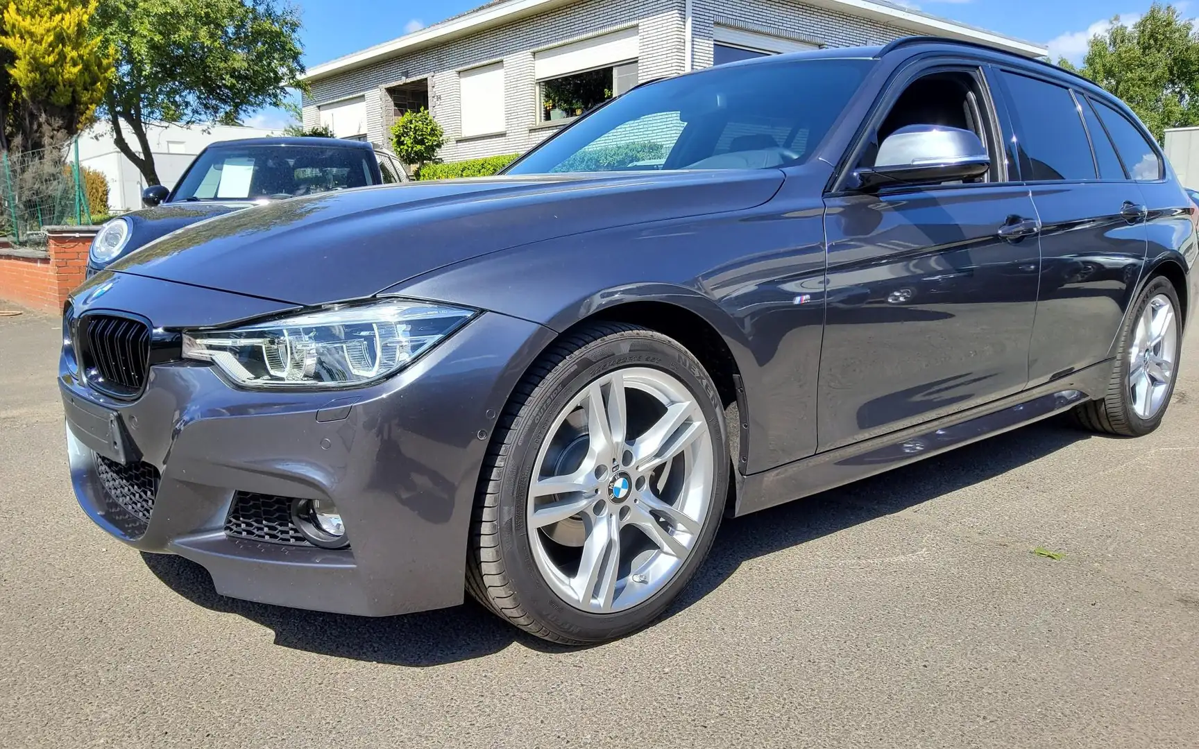 BMW 320 Touring 320I xDRIVE TOURING AUTOMAAT M-PACK Gris - 1