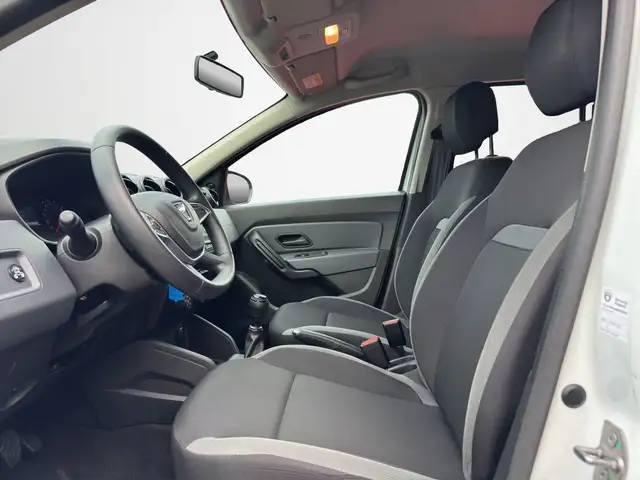 Dacia Duster view 9