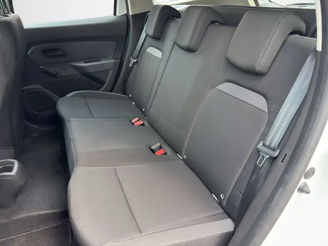 Dacia Duster view 12
