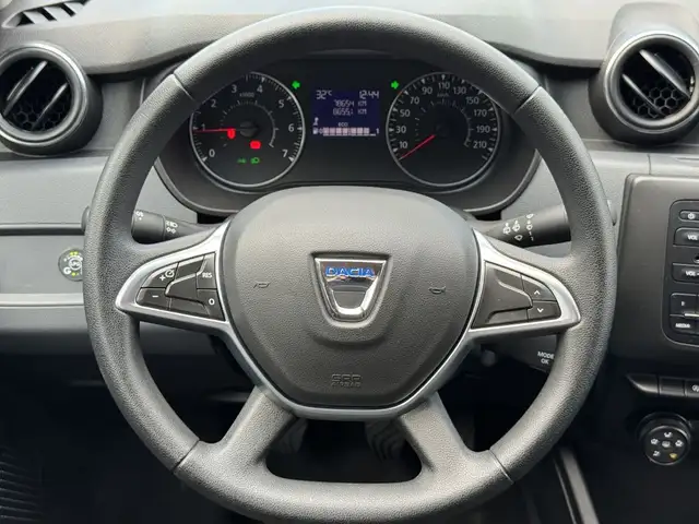 Dacia Duster view 10