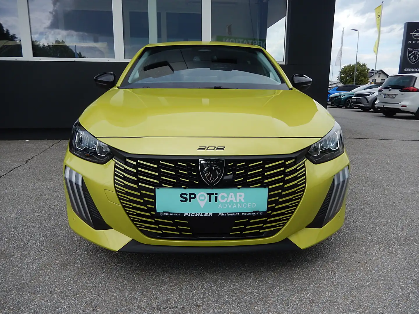 Peugeot 208 Hybrid 110 e-DCS6 Allure Gelb - 2