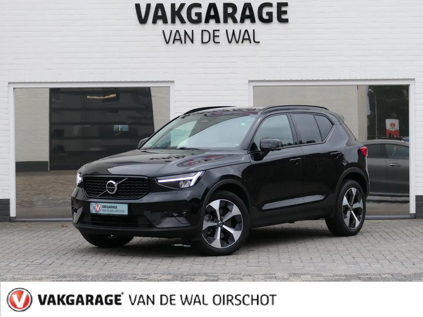 Volvo XC40 2.0 B4 Plus Dark | Facelift | 360°-camera | Harman Zwart - 1