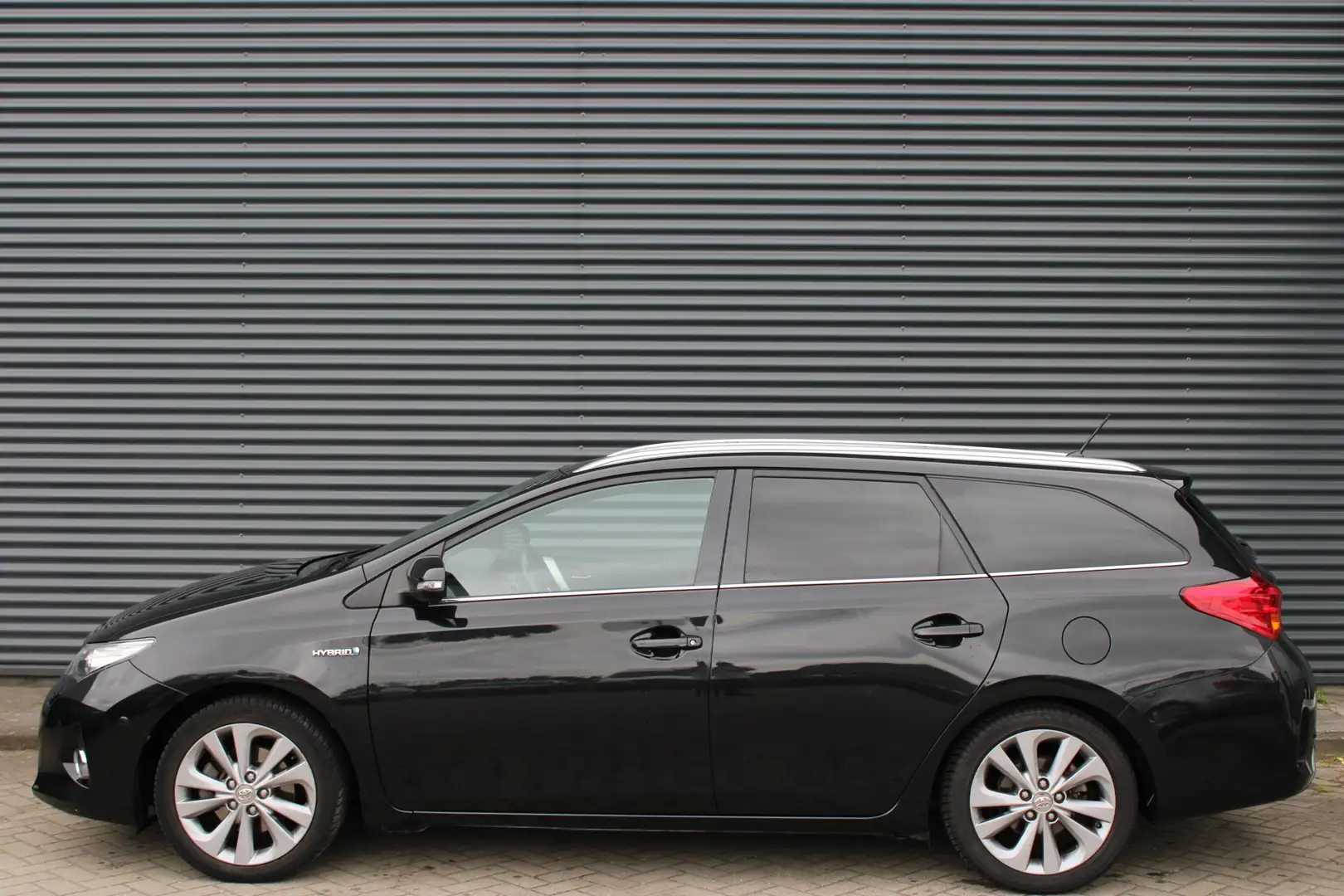 Toyota Auris Touring Sports 1.8 Hybrid Lease Pro Panoramadak Zwart - 2