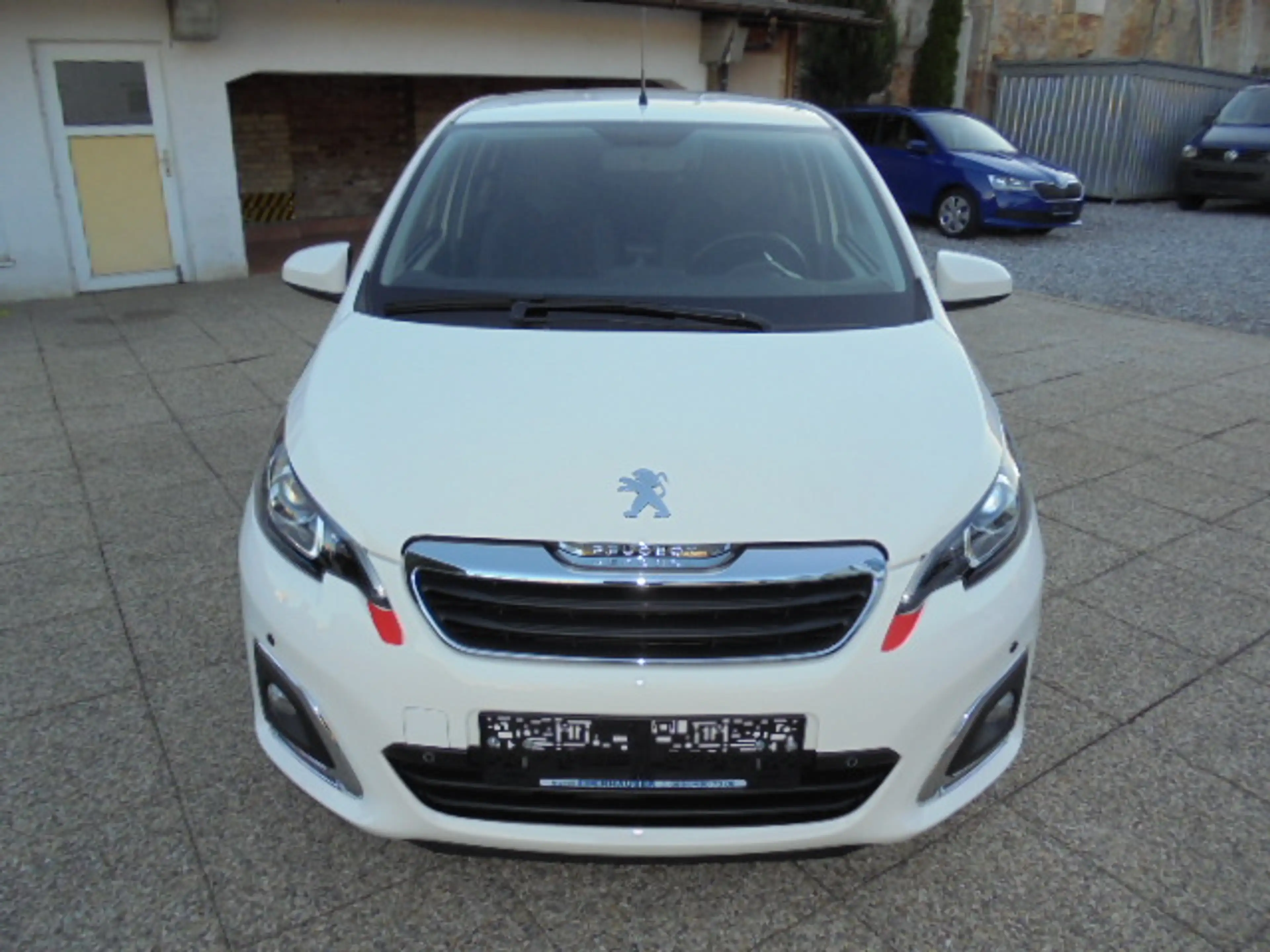 Peugeot 108 108 1,0 VTi 72 Allure Allure — photo 2