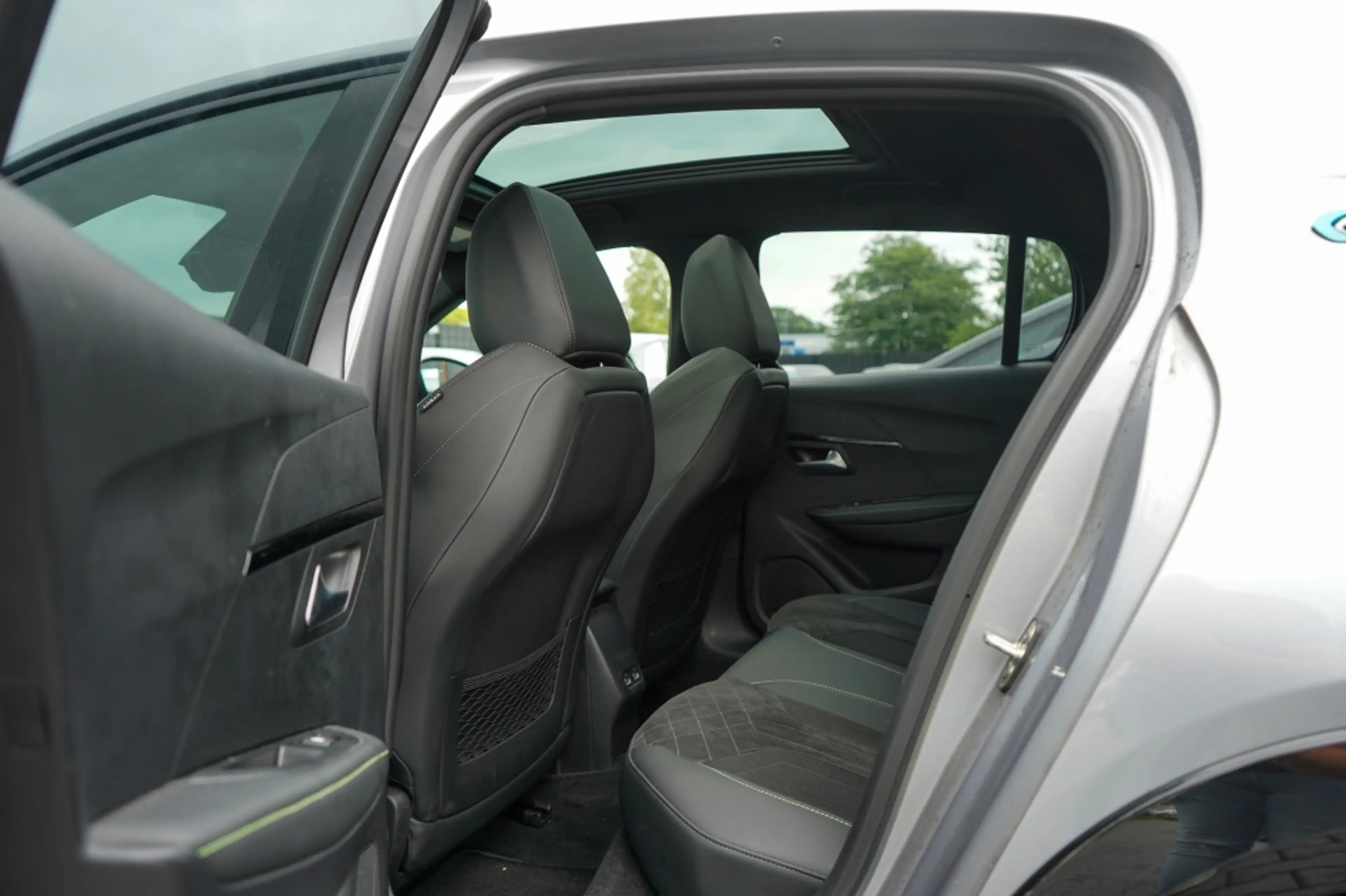 Peugeot e-208 GT Pack 50 kWh | 92,13% SOH | Pano | Stoelverwarmi — photo 7