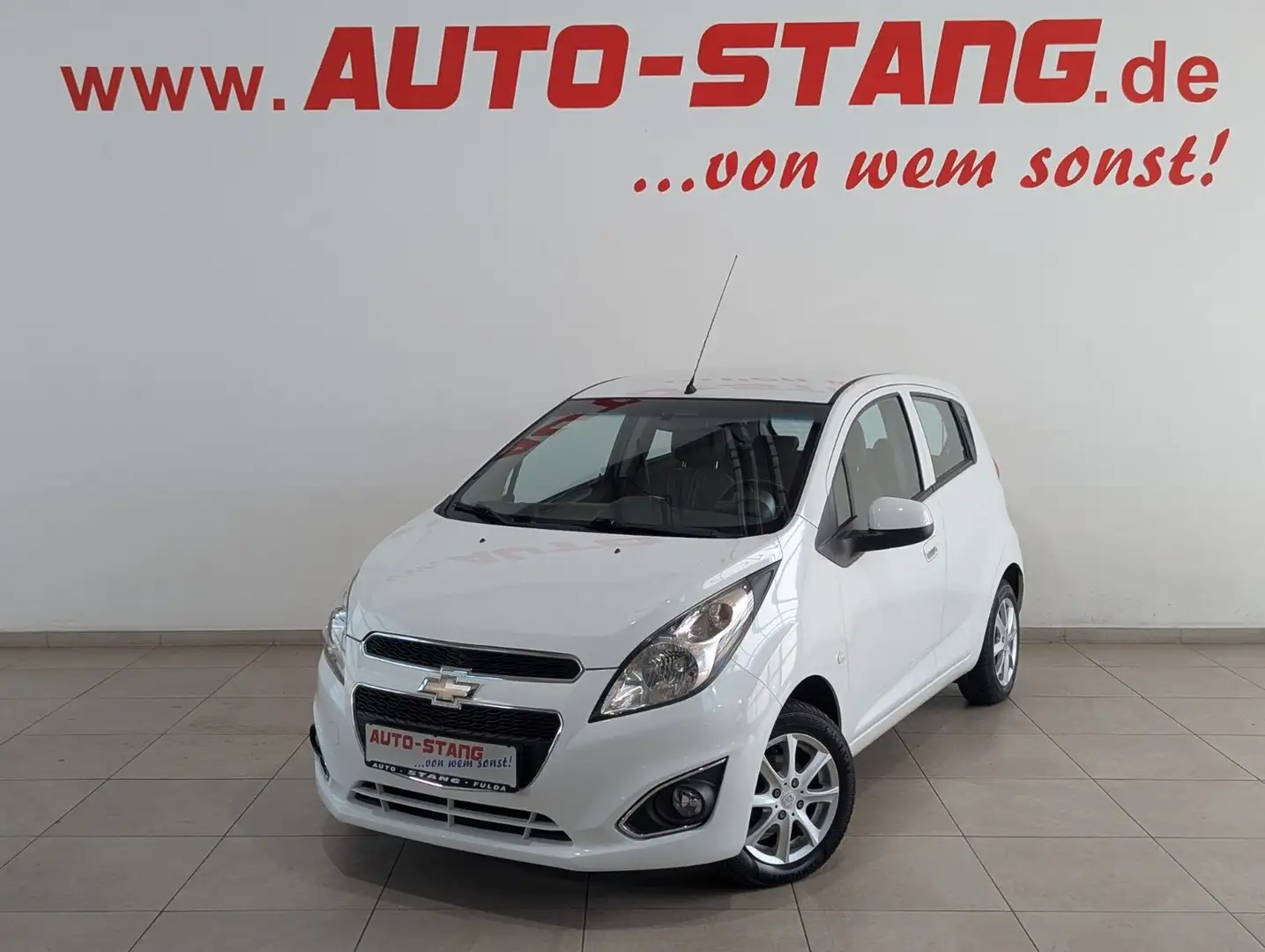 Chevrolet Spark LT Weiß - 2