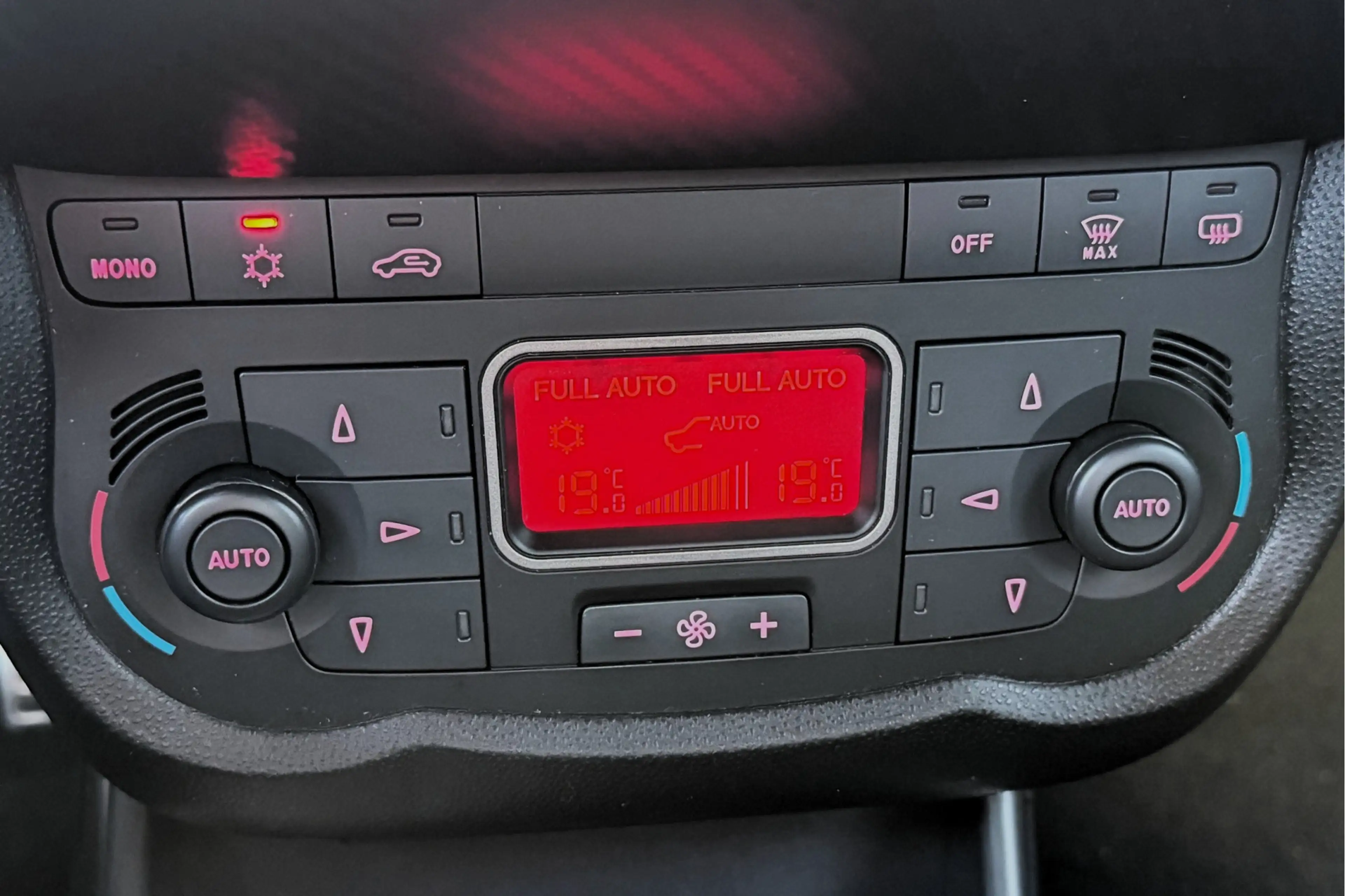 Alfa Romeo MiTo 0.9 TwinAir ECO Super 84165KM! DAB CLIMA CRUISE — photo 17