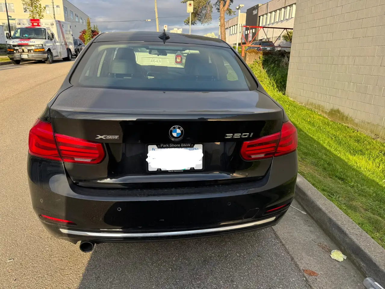 BMW 3 Series снимка BMW 3 Series