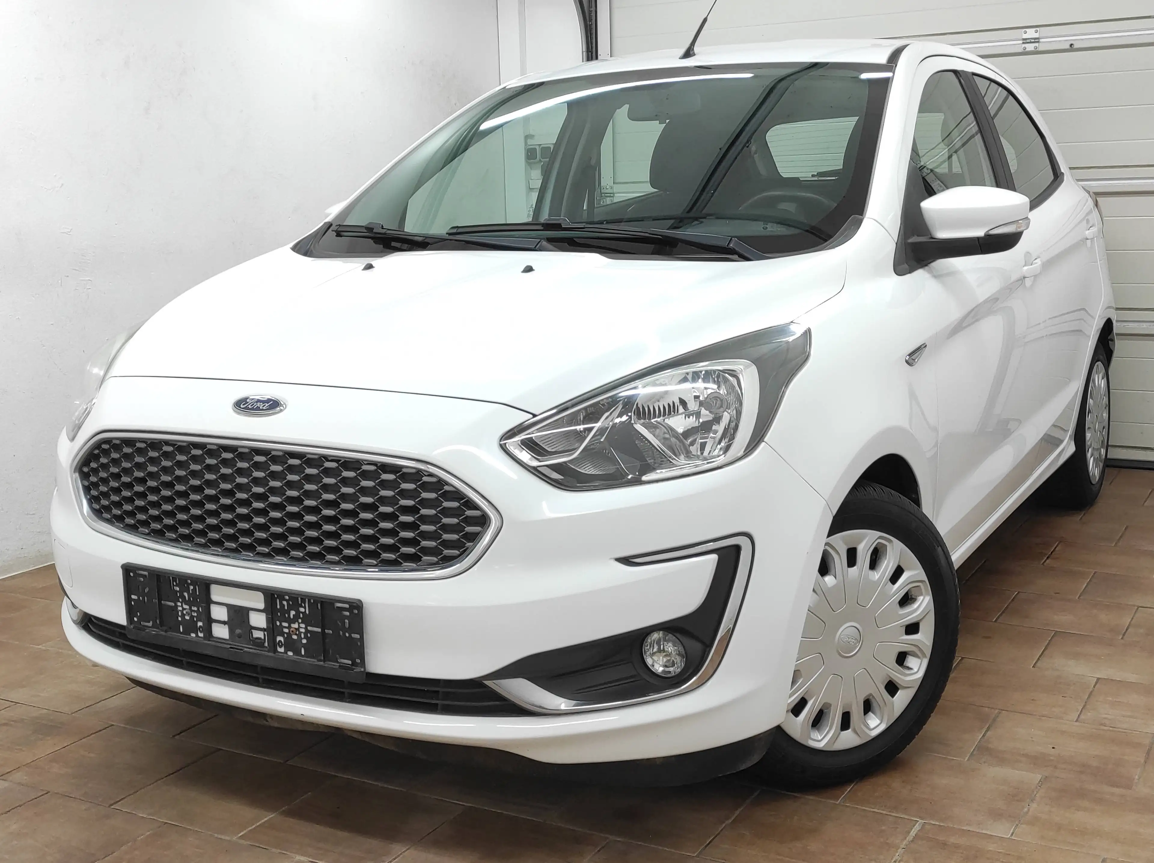 Ford Ka/Ka+ 1.2 EURO-6 KLIMA 1-HAND SERVO USB ALLWETTER ABS — photo 3