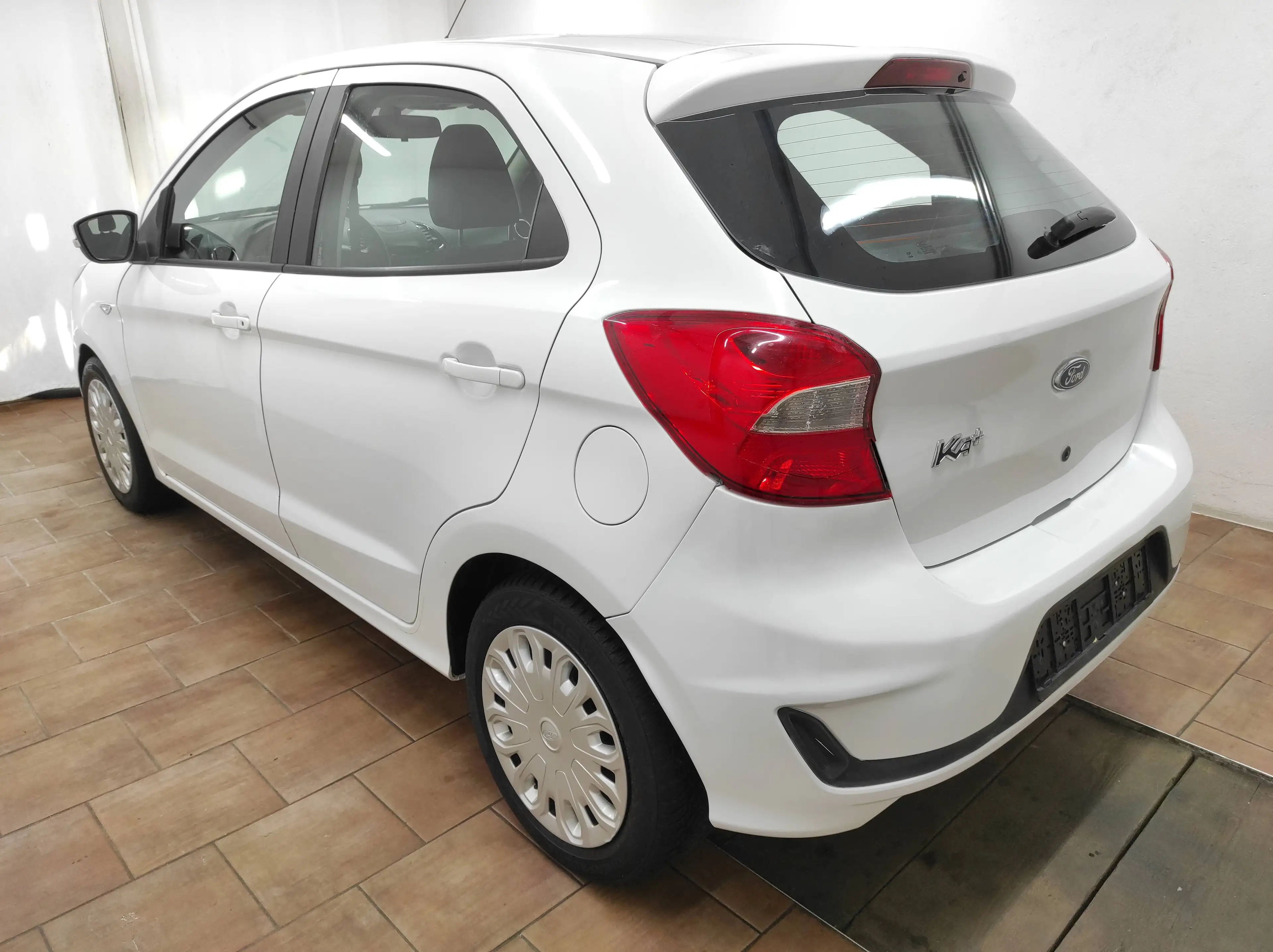 Ford Ka/Ka+ 1.2 EURO-6 KLIMA 1-HAND SERVO USB ALLWETTER ABS — photo 6