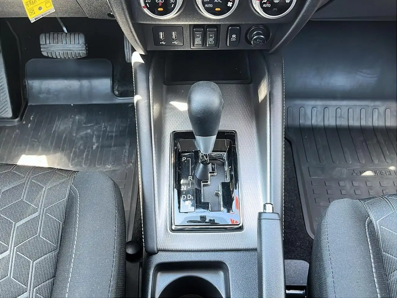 Mitsubishi RVR снимка Mitsubishi RVR