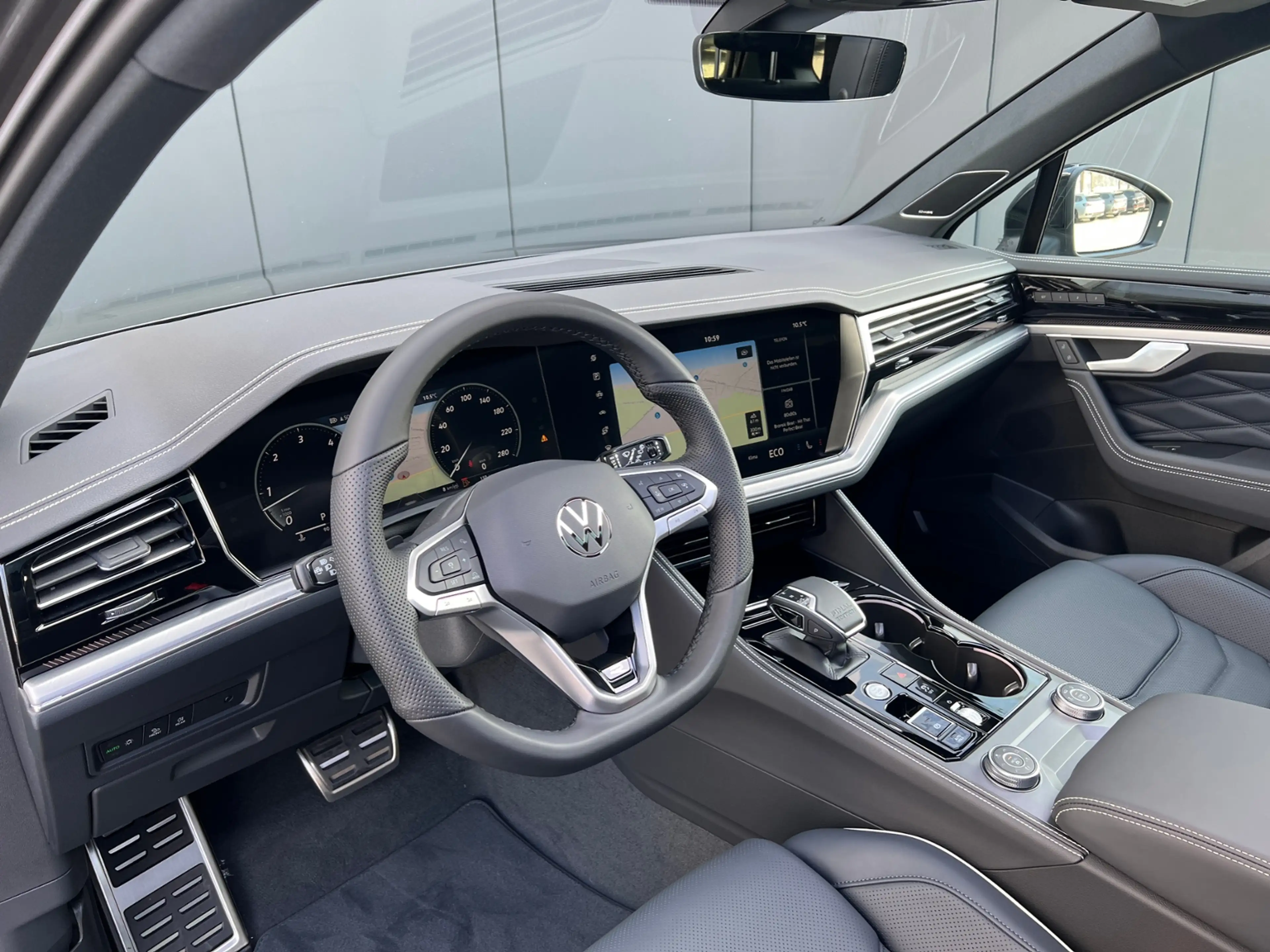 Volkswagen Touareg R-Line FINAL EDITION V6 TDI SCR 4MOTION Tiptronic — photo 7