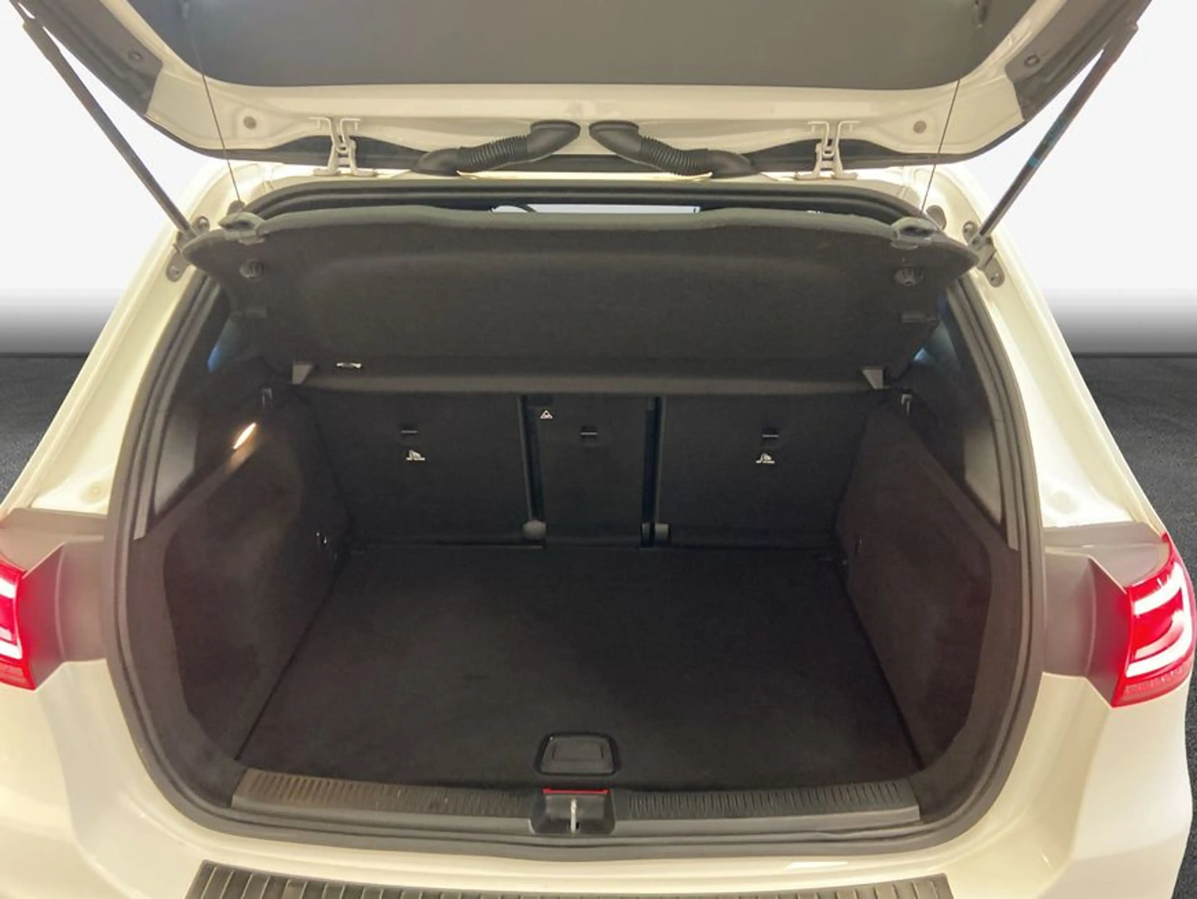 Mercedes-Benz B 250 B-Klasse — photo 8