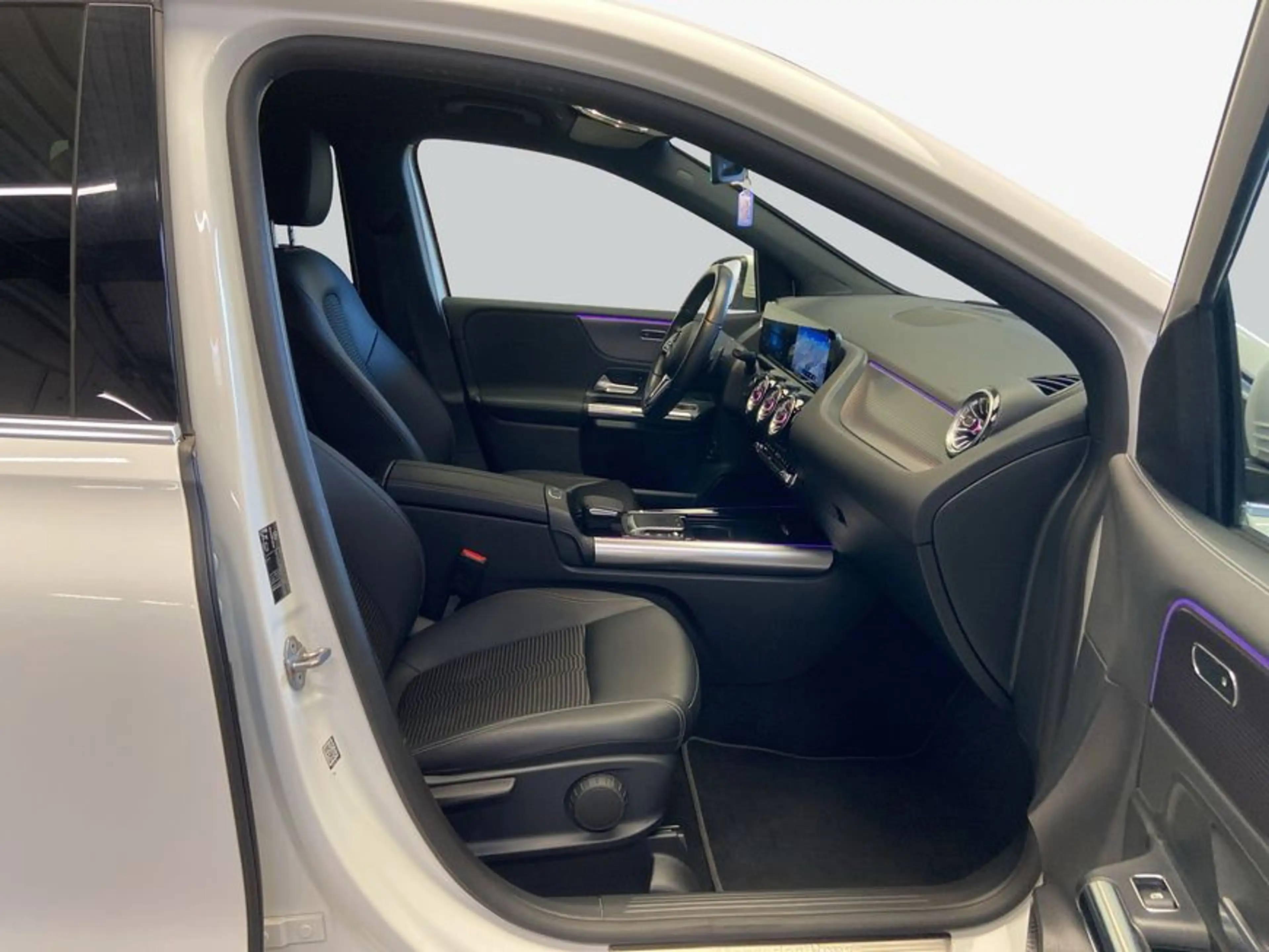 Mercedes-Benz B 250 B-Klasse — photo 12