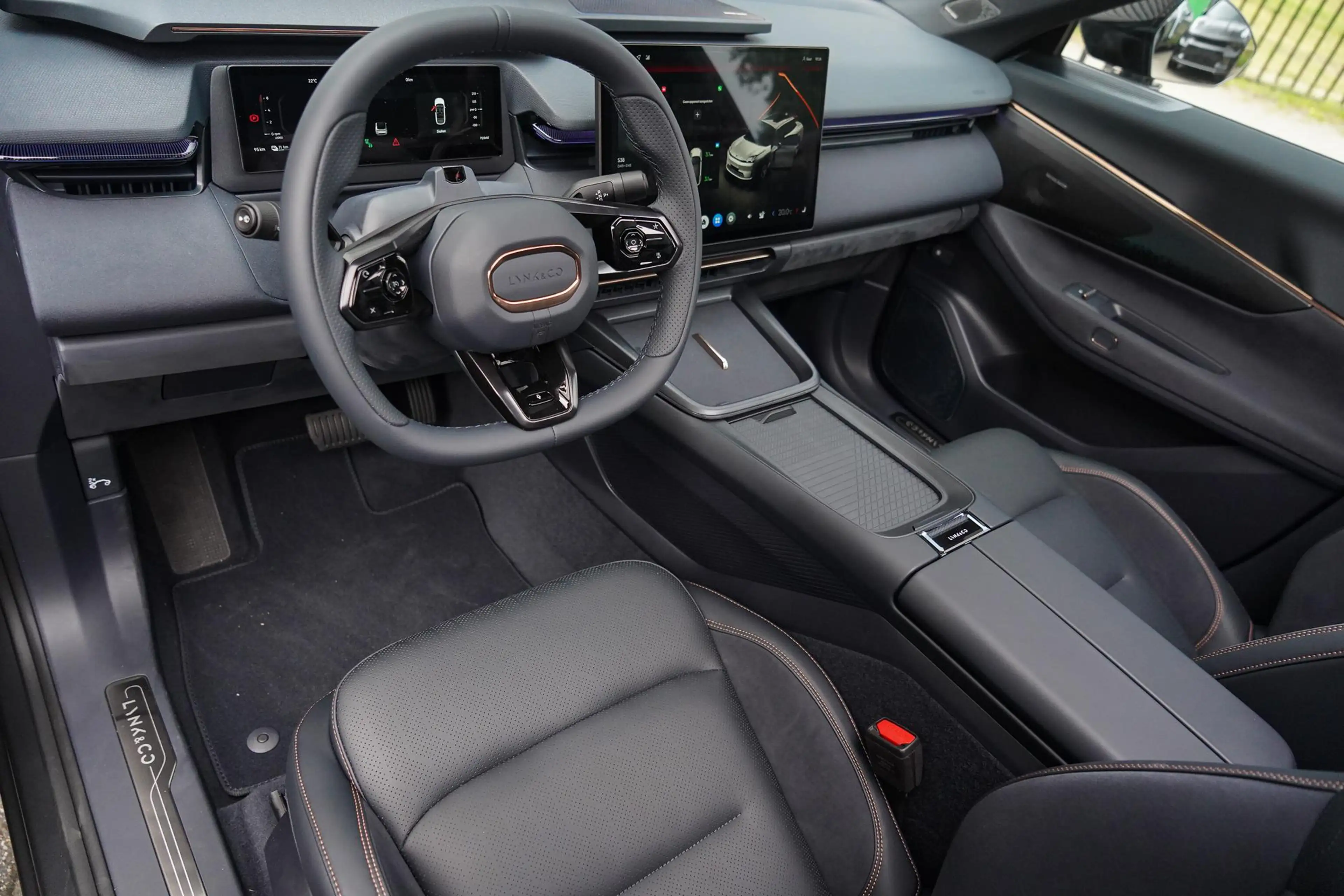 Lynk & Co 08 1.5 More | 200 KM Electrisch | Panorama Dak | Andr — photo 7
