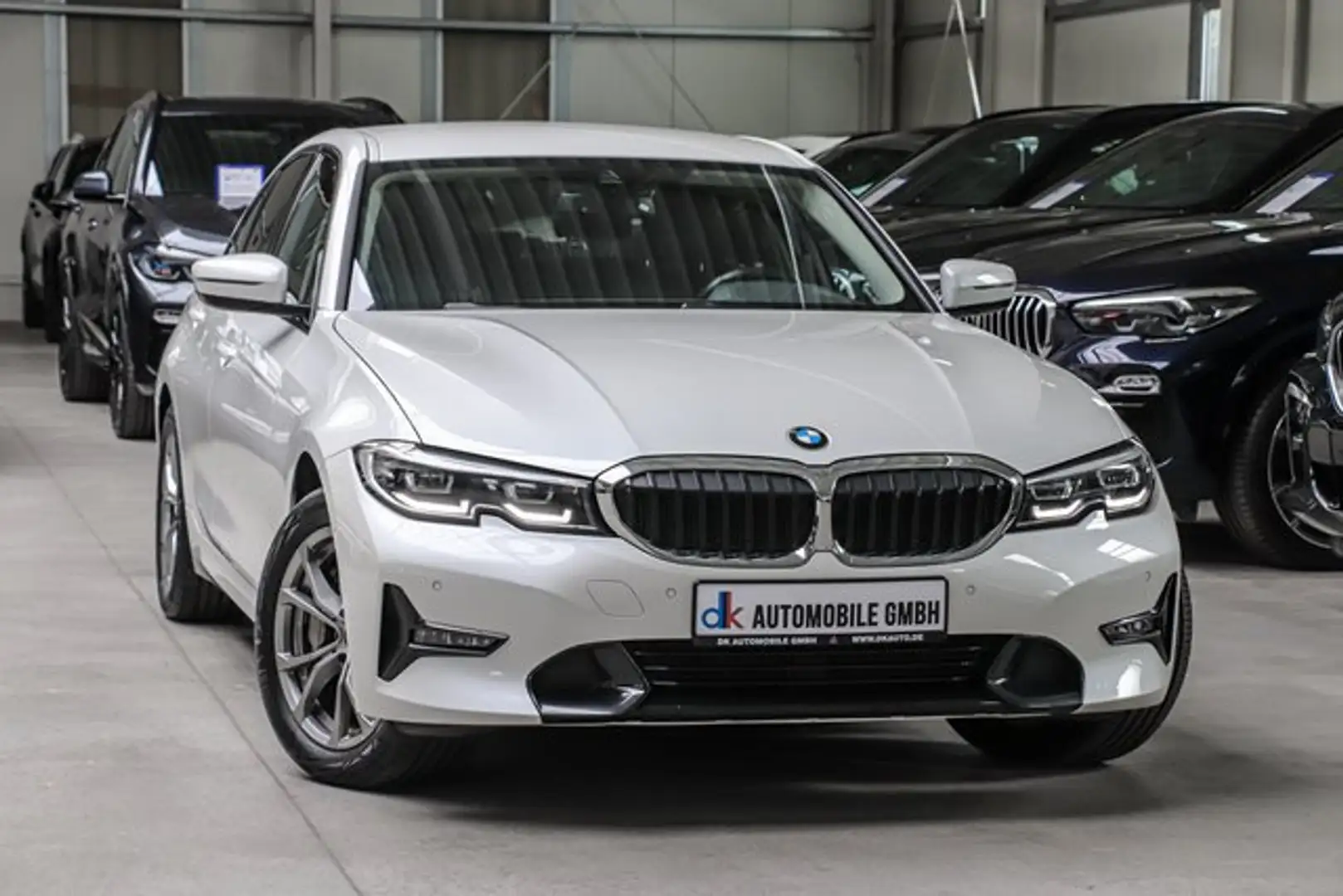 BMW 330 d xDrive Aut./SPORT LINE///M LENKRAD/KAMERA/ Blanc - 2