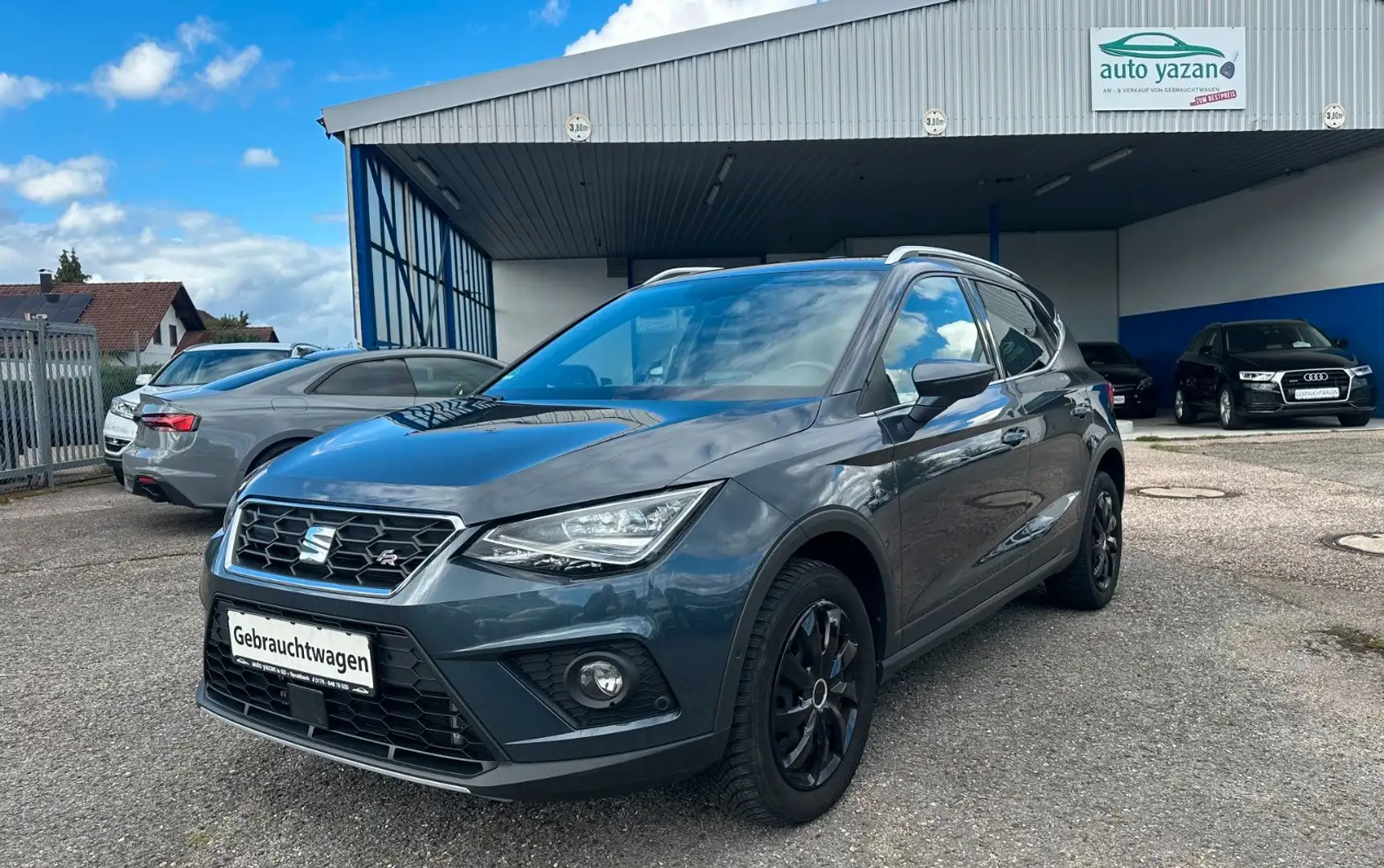 SEAT Arona FR / 1.Hand / LED / Kamera / Navi Grau - 1