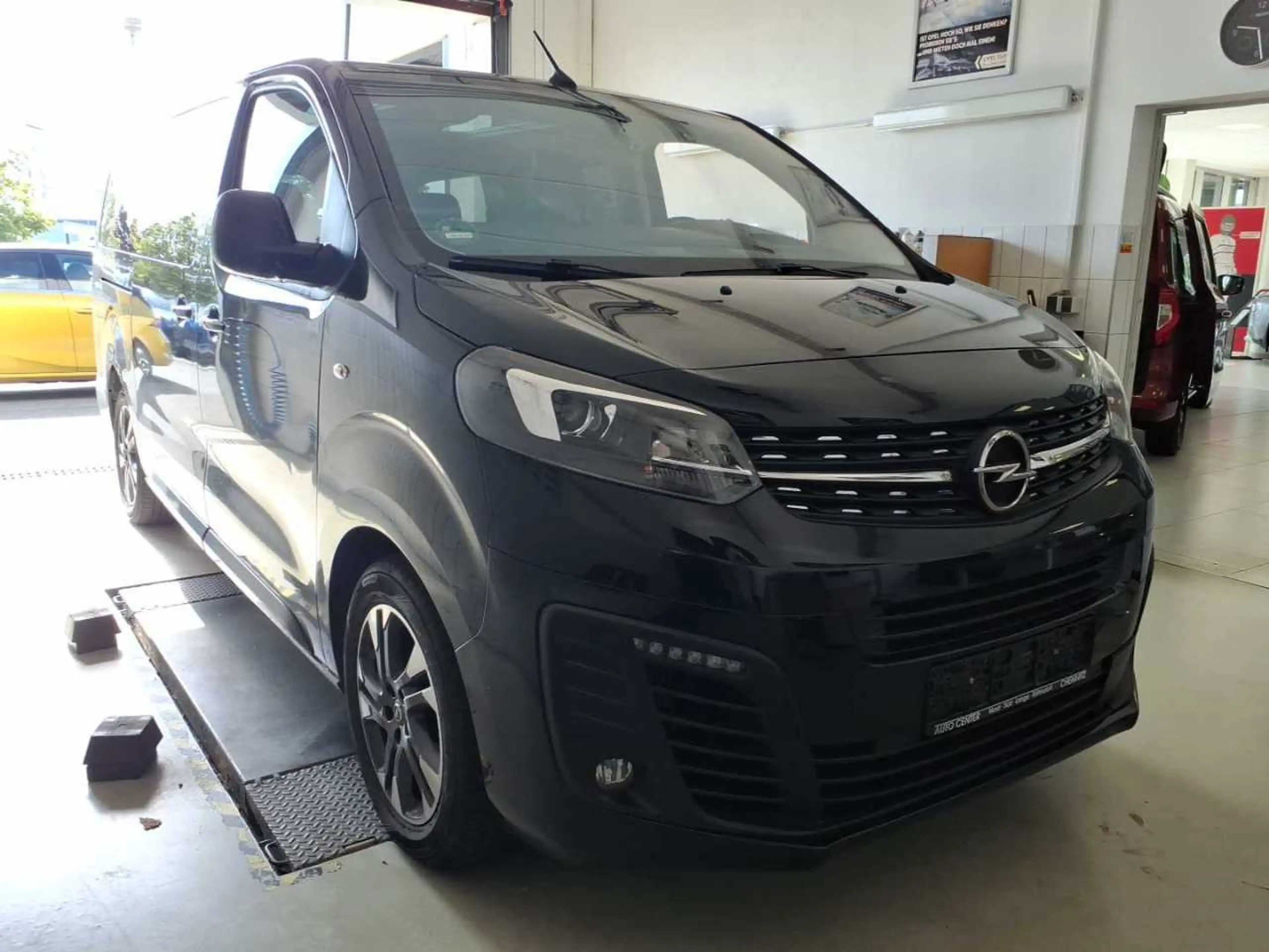 Opel Zafira Life AT8 L Tourer HUD/BiXenon/Leder/Navi — photo 3