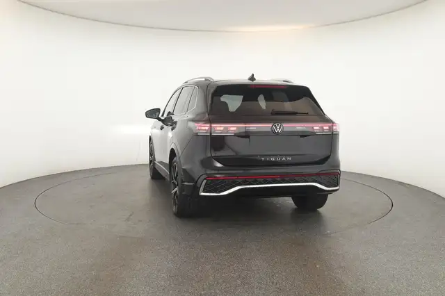 Volkswagen Tiguan view 12