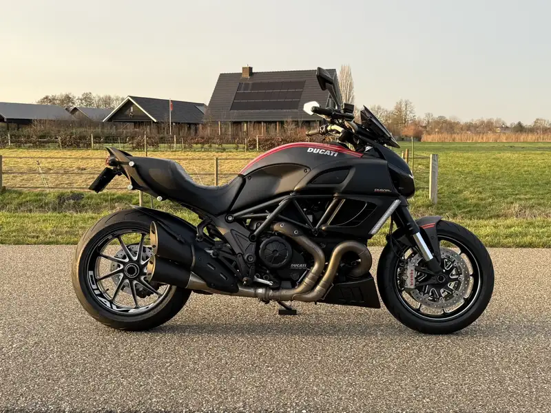 Ducati Diavel - foto 2
