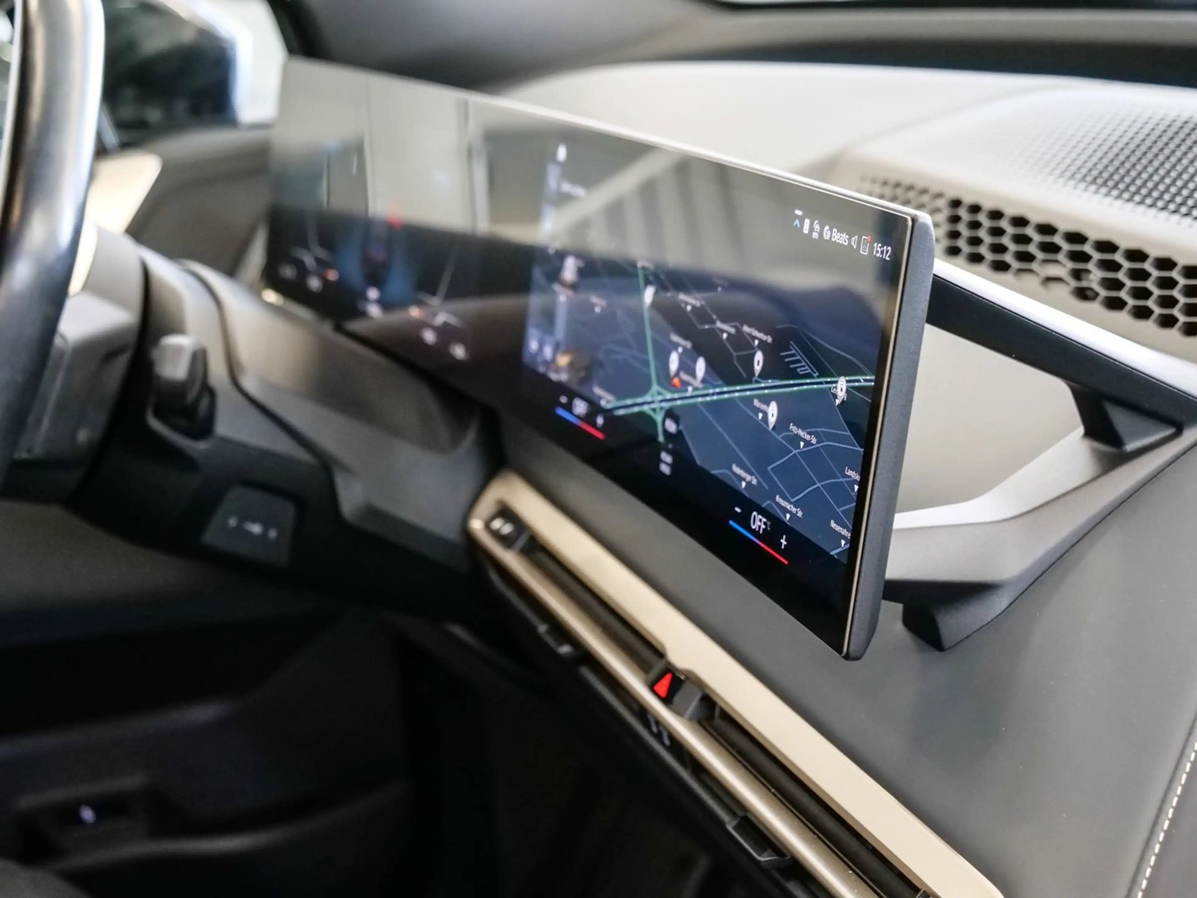 BMW iX xDrive40 M-Sport Aut Nav Laser h&k Drive+Park Komf — photo 21