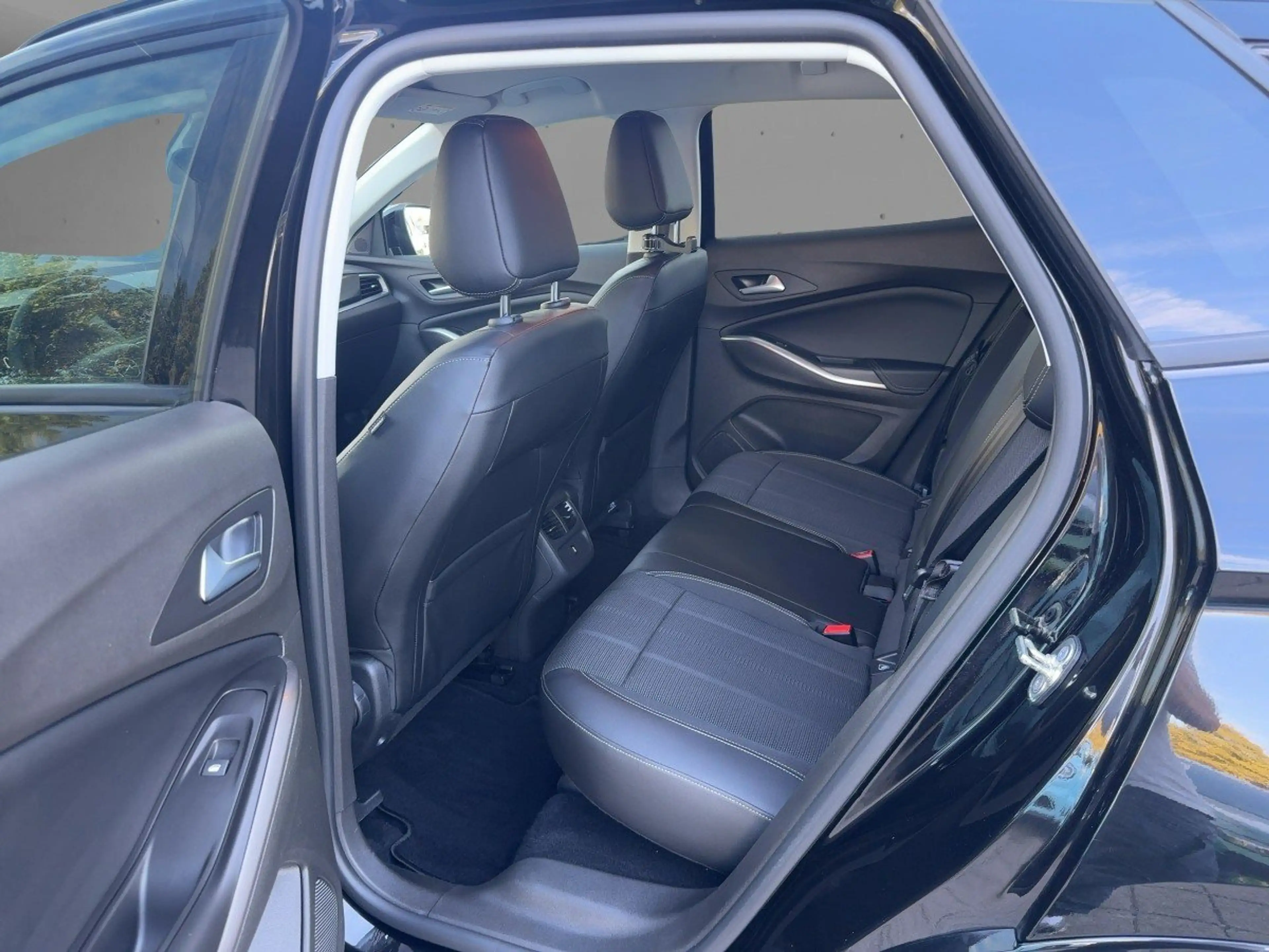 Opel Grandland 1.2 Turbo  GS Line AHK+LED+SHZ+2xKlima — photo 7