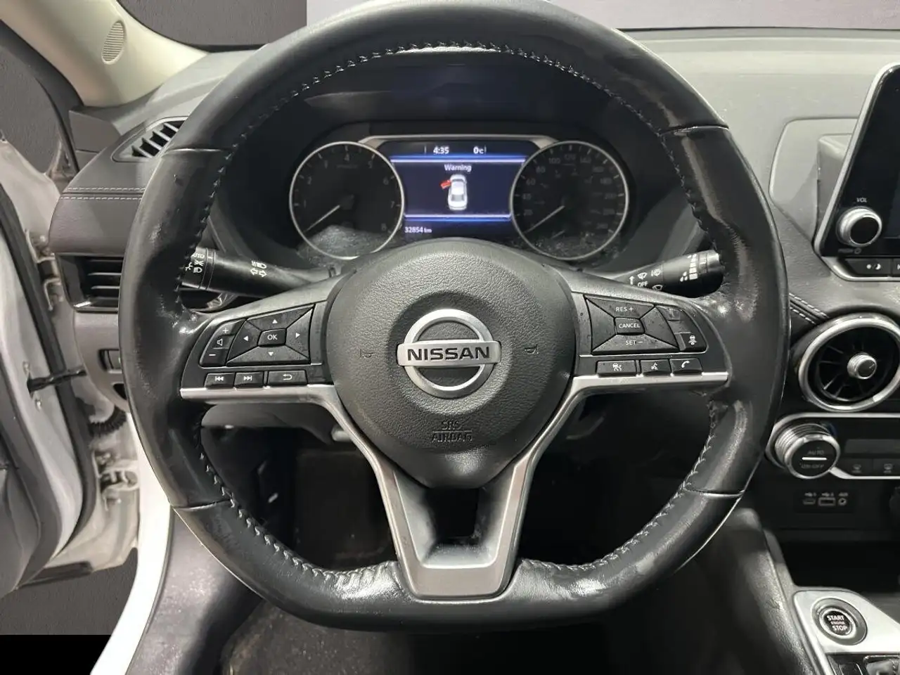 Nissan Sentra снимка Nissan Sentra