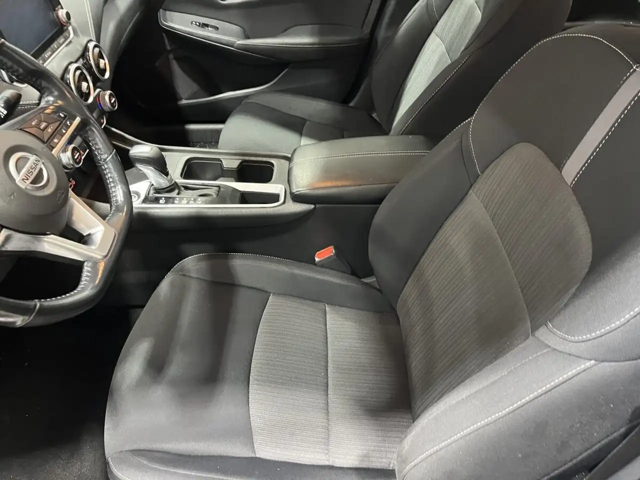 Nissan Sentra снимка Nissan Sentra