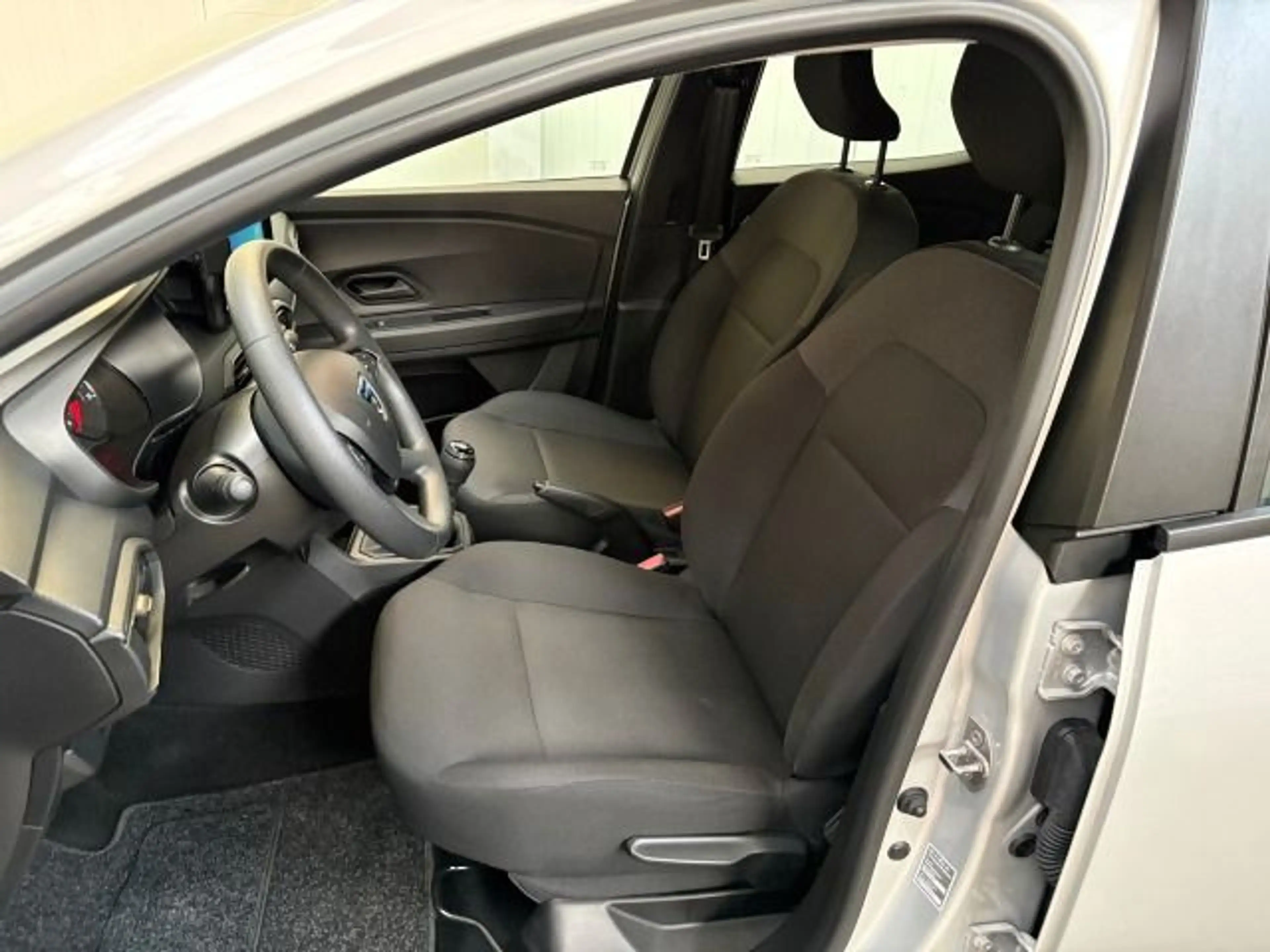 Dacia Sandero III 1.0 TCe 100 LPG Essential — photo 9