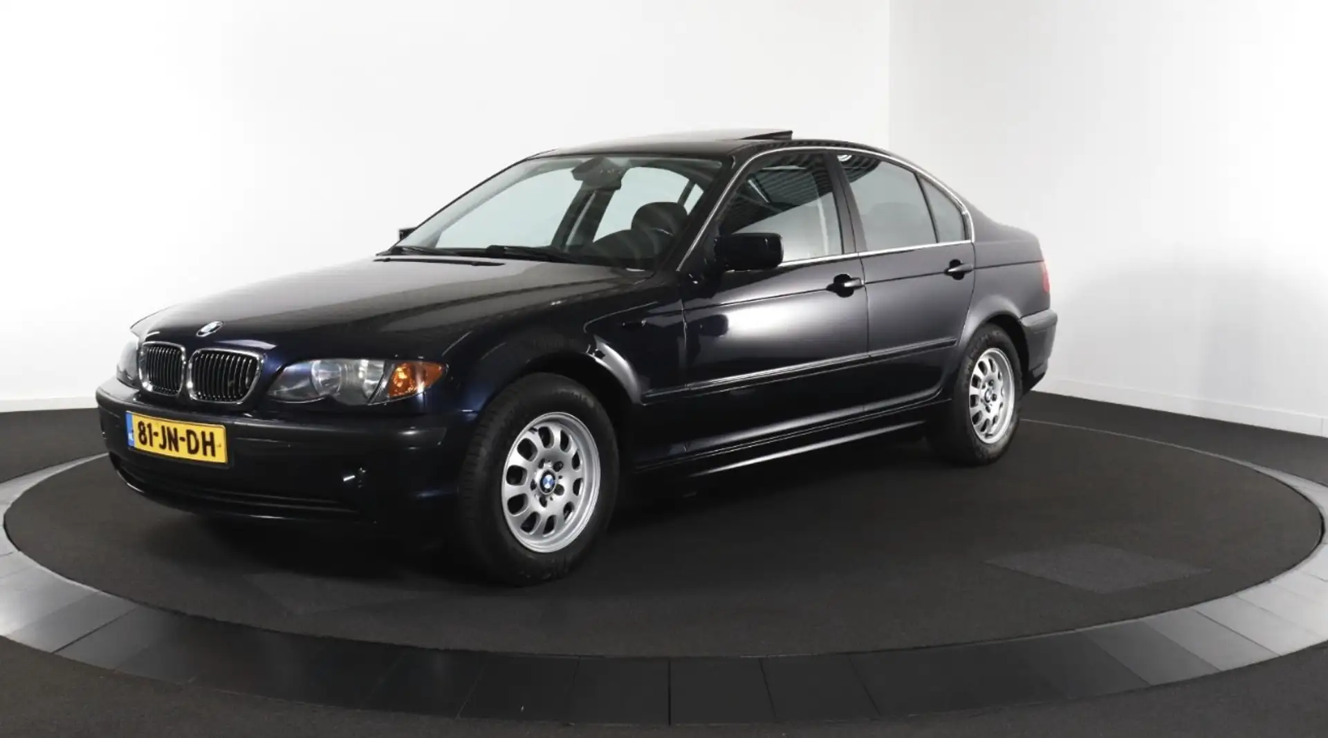 BMW 330 320i Executive Blauw - 1