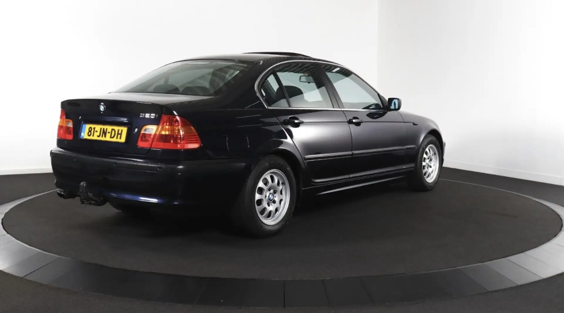 BMW 330 320i Executive Blauw - 2