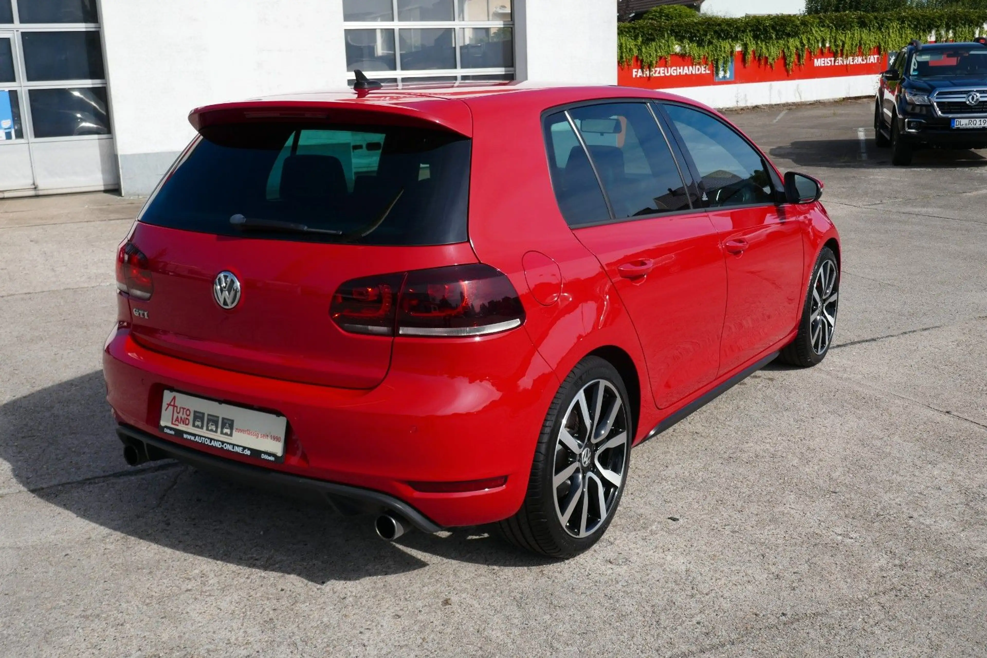 Volkswagen Golf VI GTI adidas Schiebedach/Navi/Alarm — photo 3