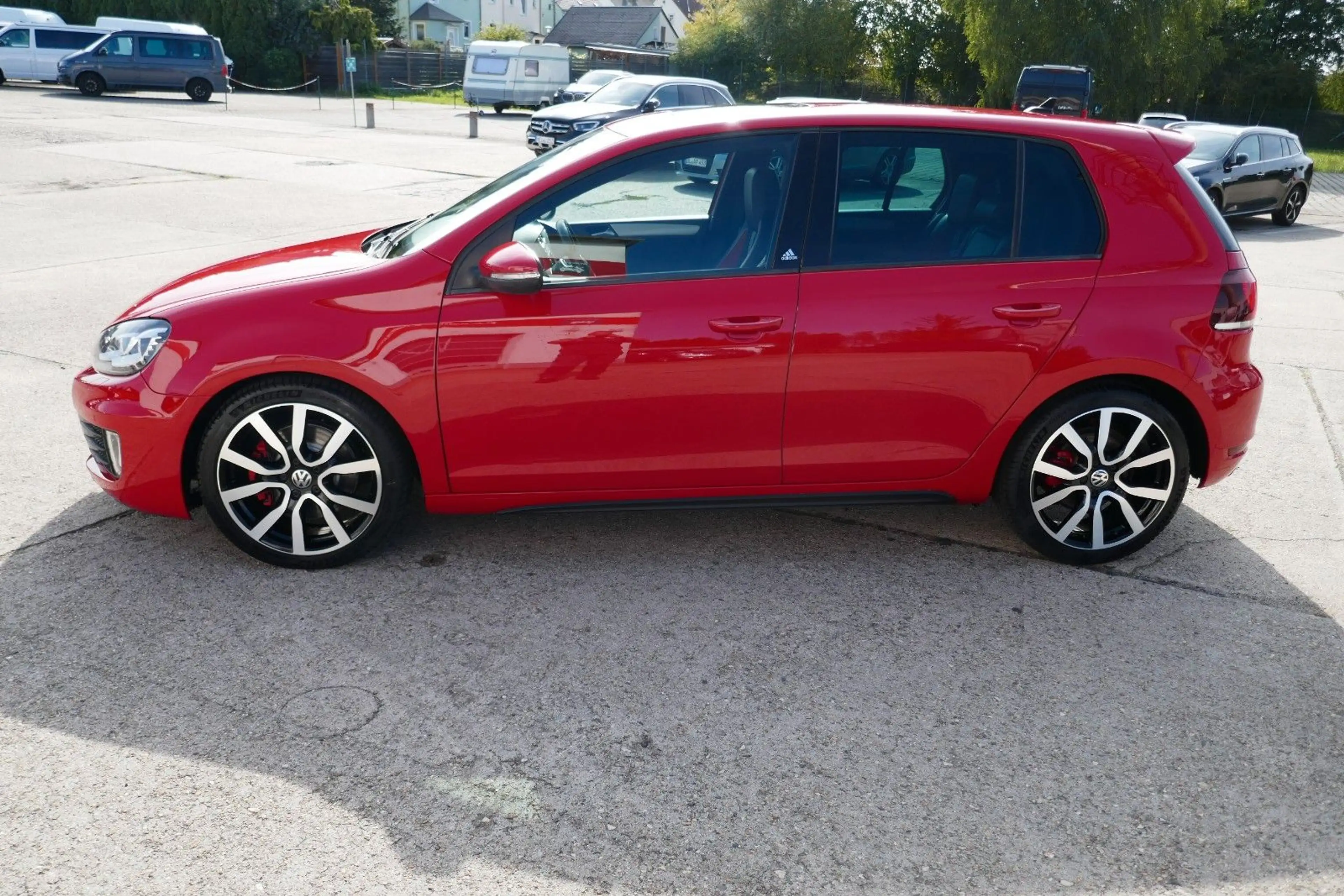 Volkswagen Golf VI GTI adidas Schiebedach/Navi/Alarm — photo 5
