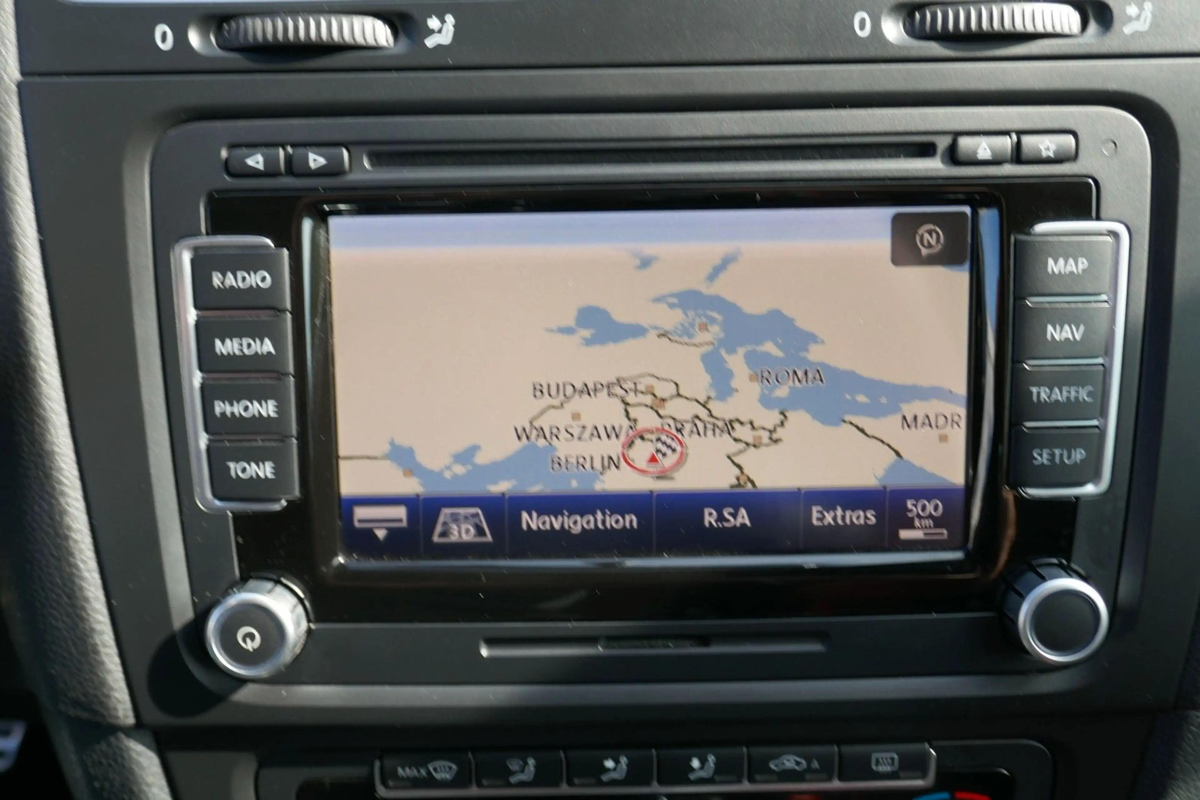 Volkswagen Golf VI GTI adidas Schiebedach/Navi/Alarm — photo 12