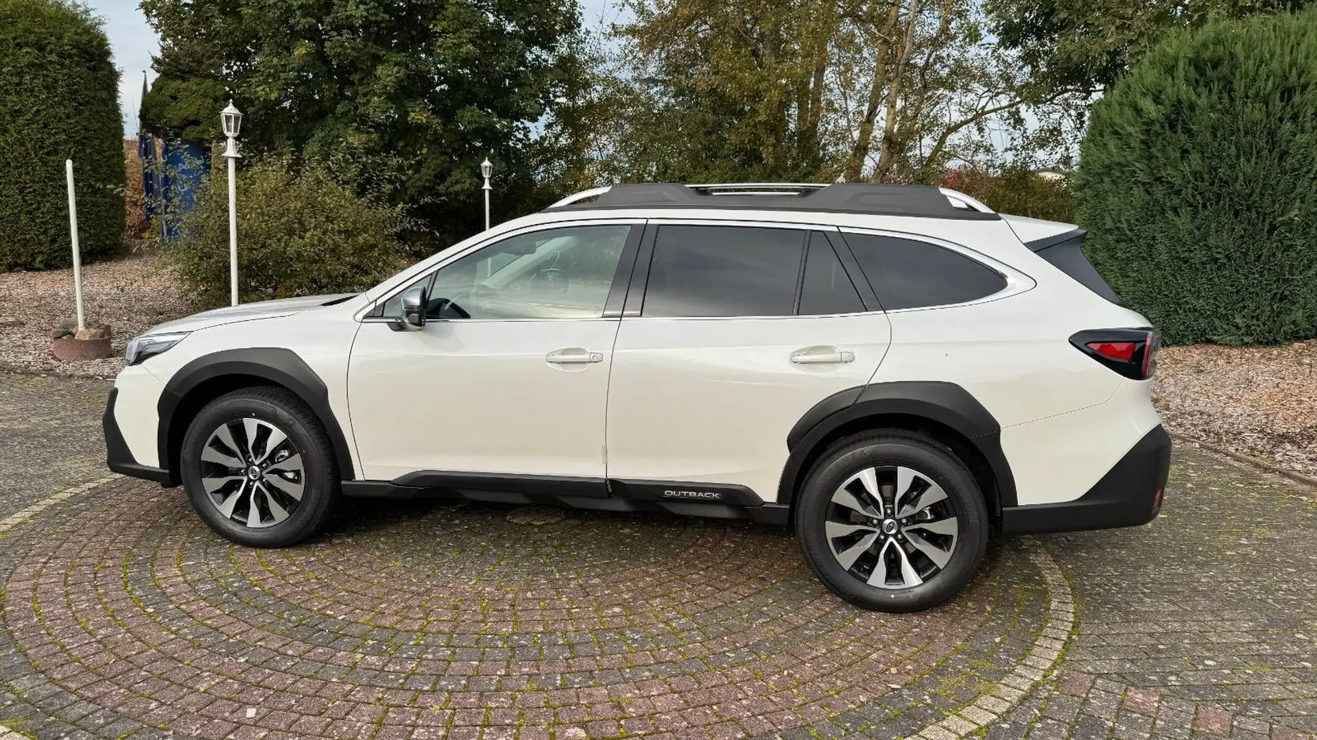 Subaru OUTBACK 2,5L Platinum*Modell 2024* Weiß - 2