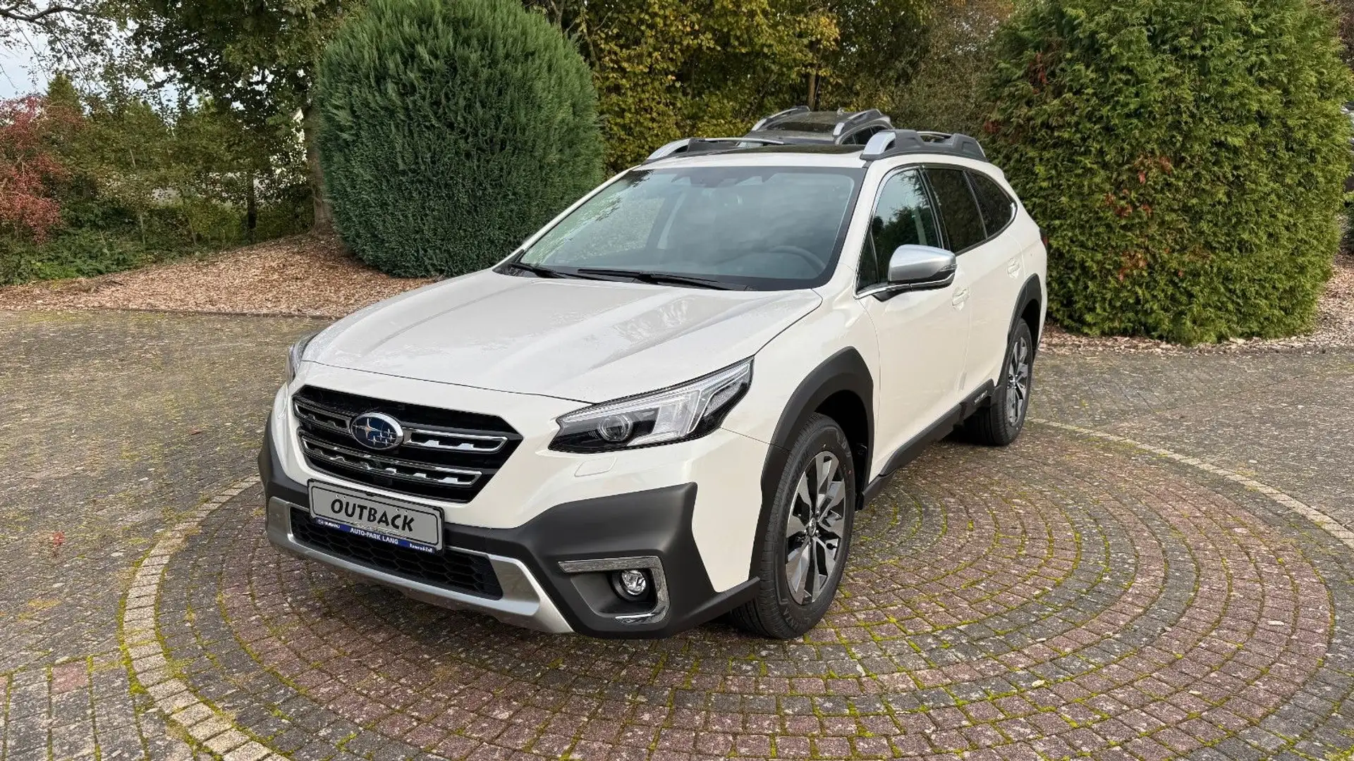 Subaru OUTBACK 2,5L Platinum*Modell 2024* Weiß - 1