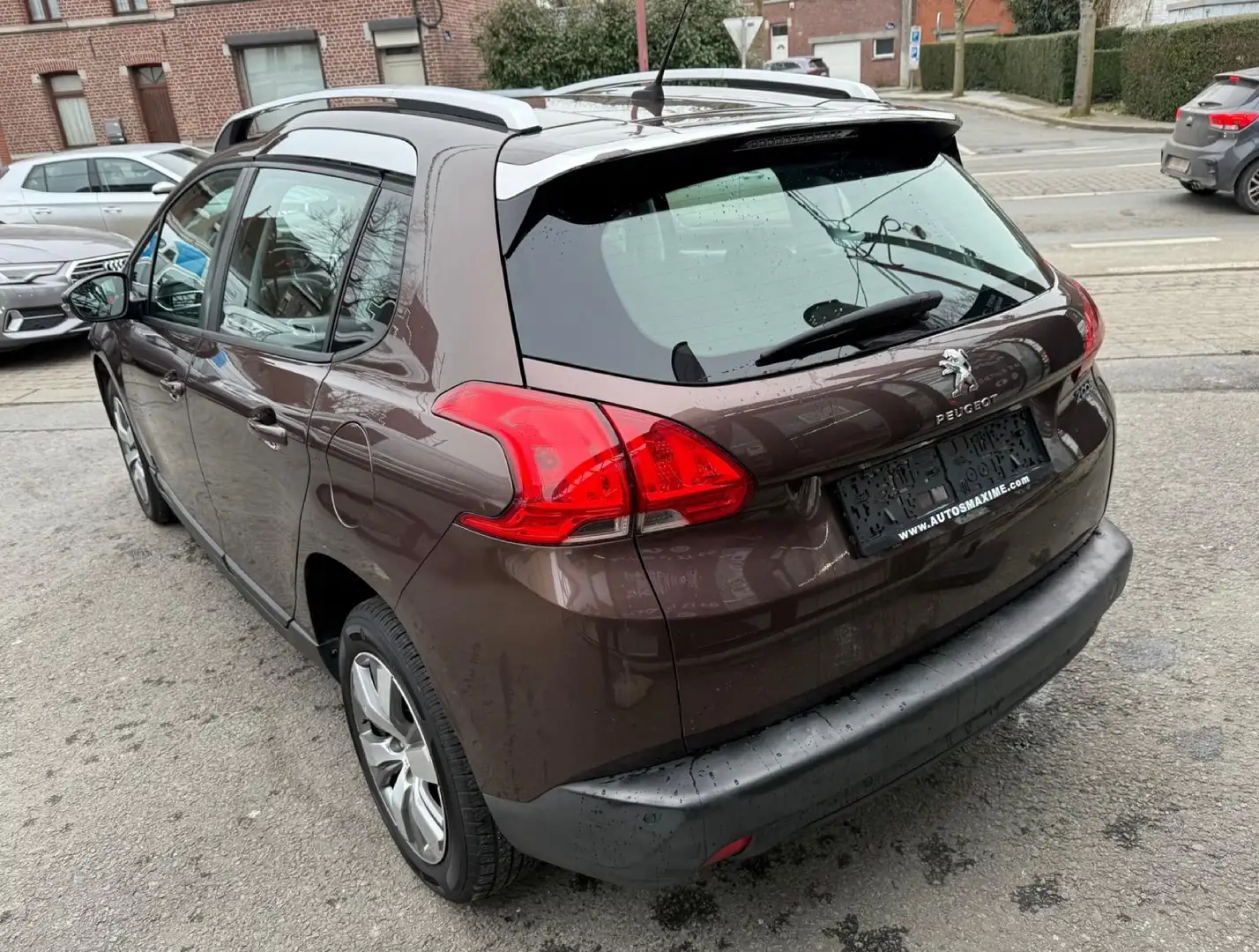 Peugeot 2008 1.6i / Navigation / Euro 5 / Garantie 12 mois / Bruin - 2