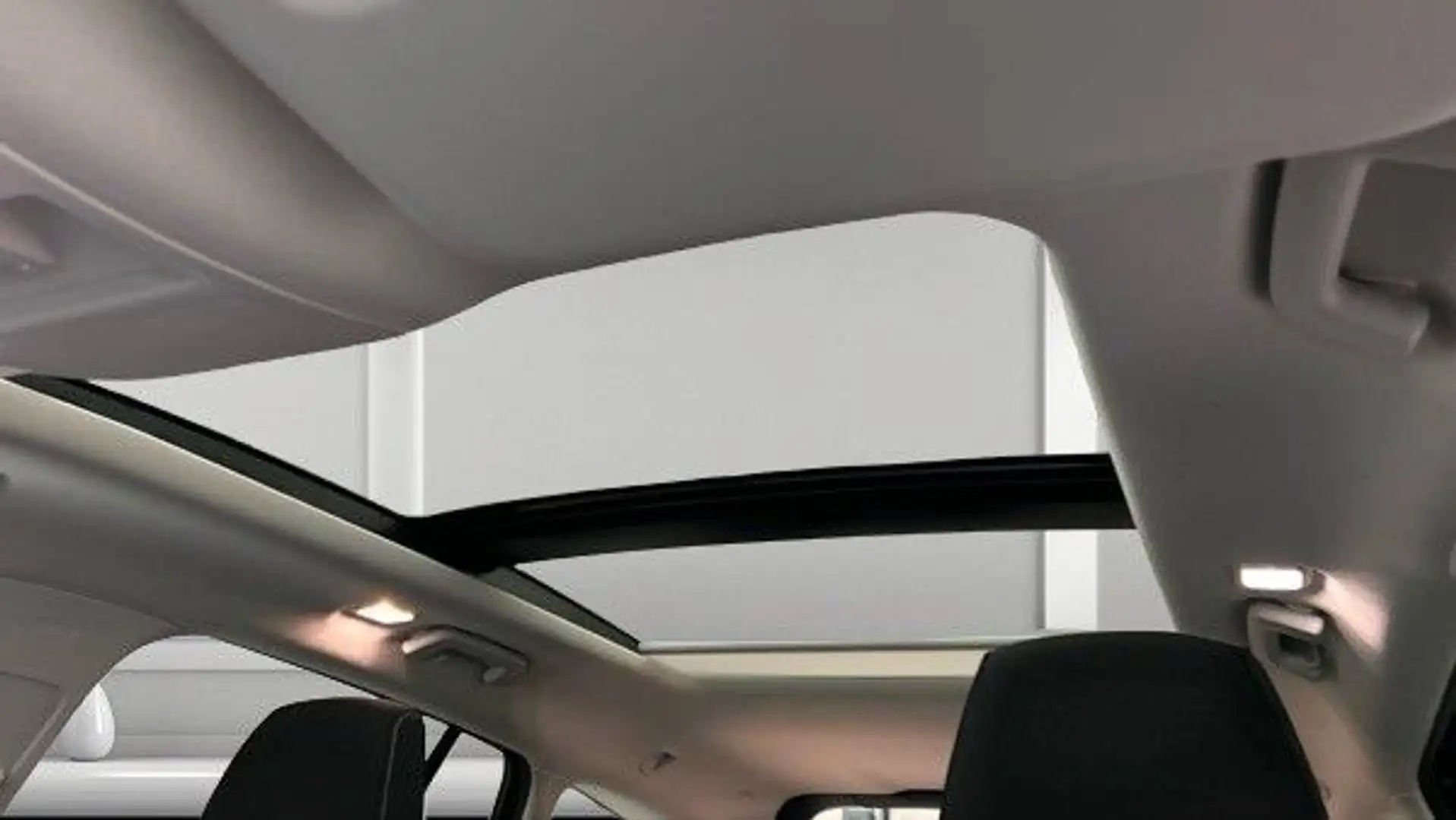 Ford Focus Titanium X Navi CarPlay Panorama AHK Schwarz - 2