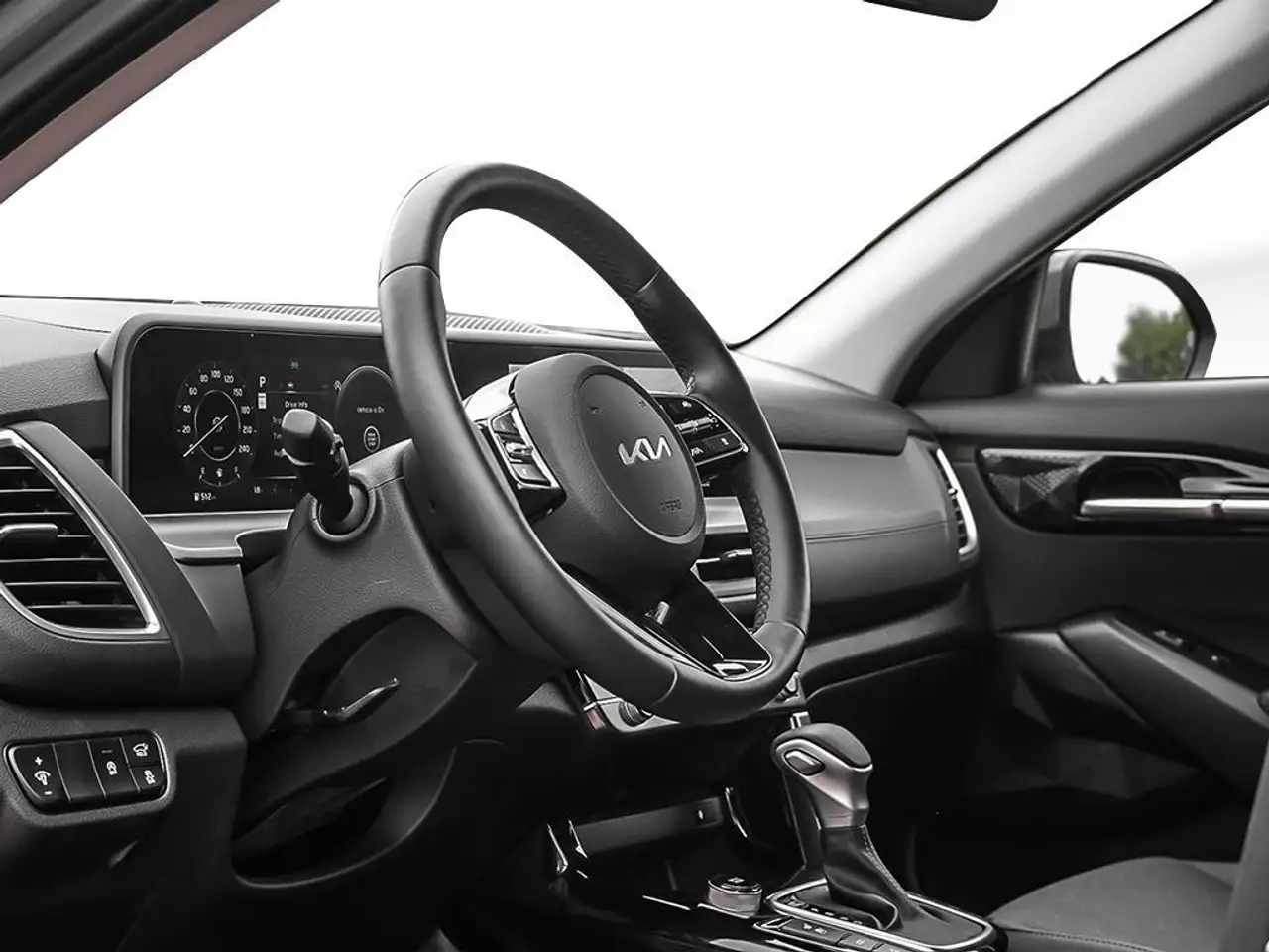 Kia Seltos снимка Kia Seltos