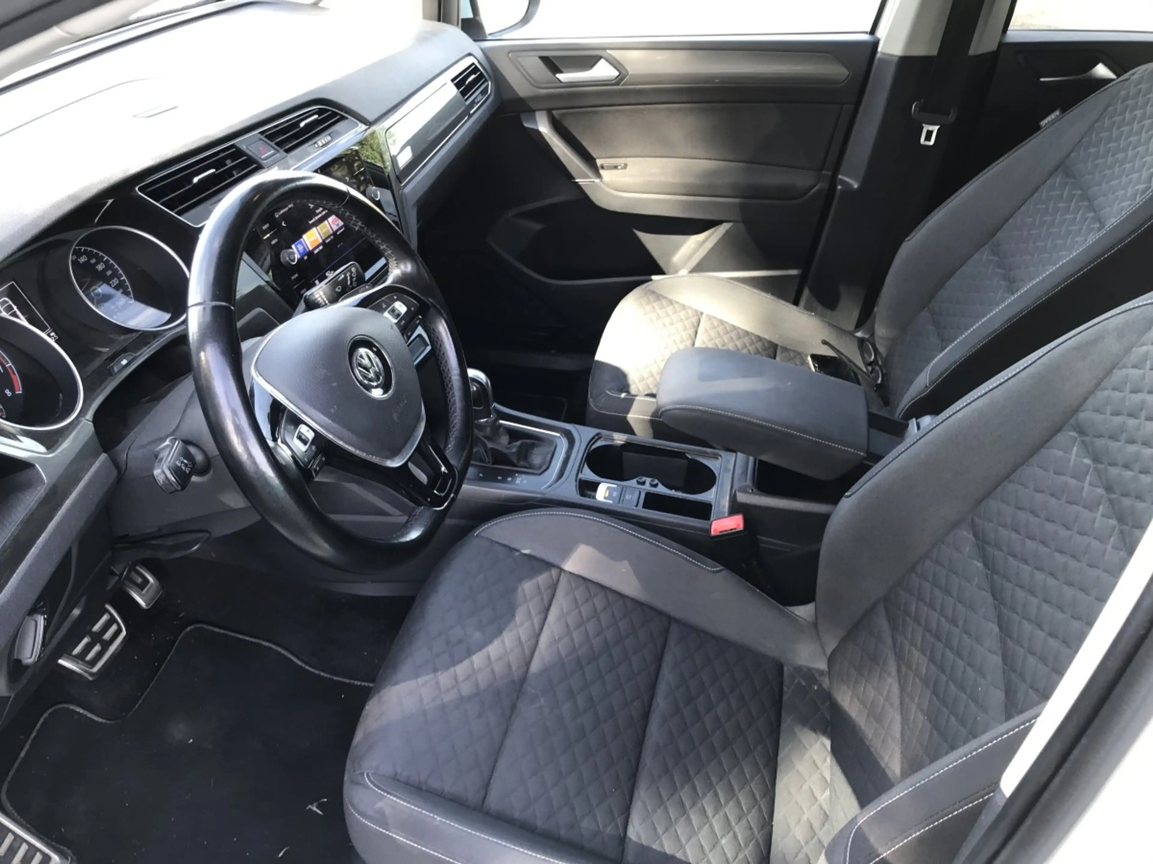 Volkswagen Touran Join 1,5 TSI DSG 1.Hand*AHK*Kamera*LED*Sitzh.*ACC* — photo 6