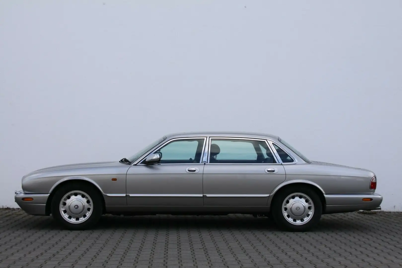 Jaguar Daimler V8 Langversion 2 Jahre Garantie Argento - 2