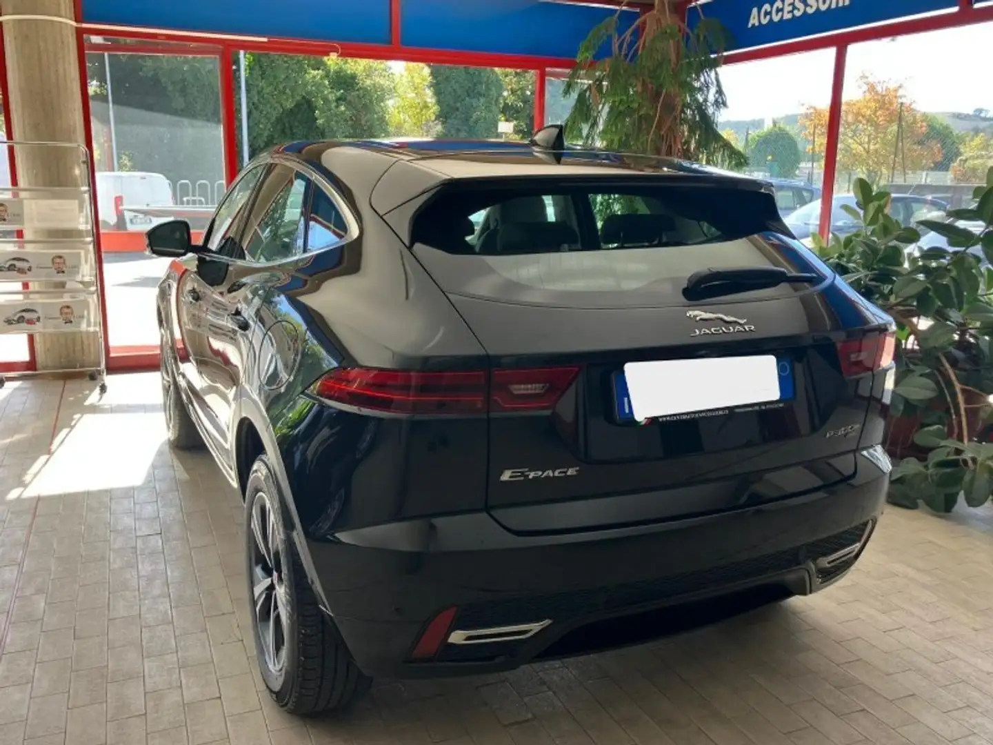 Jaguar E-Pace 1.5 I3 PHEV 300 CV AWD Auto R-Dynamic S Negro - 2