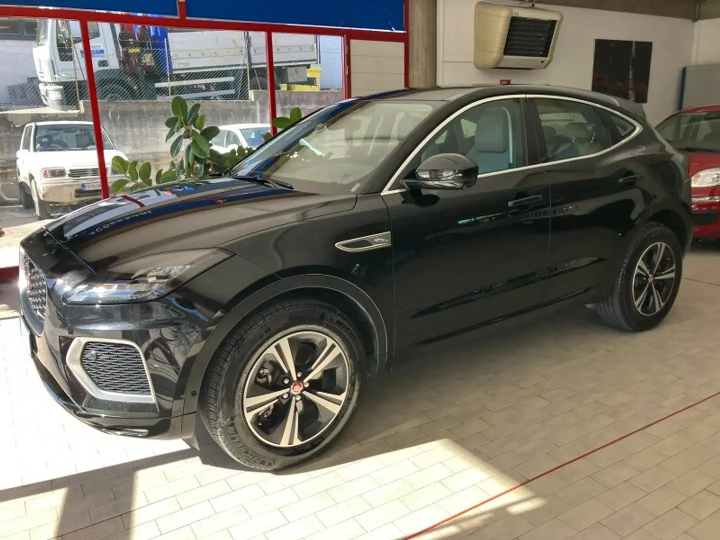 Jaguar E-Pace 1.5 I3 PHEV 300 CV AWD Auto R-Dynamic S Negro - 1