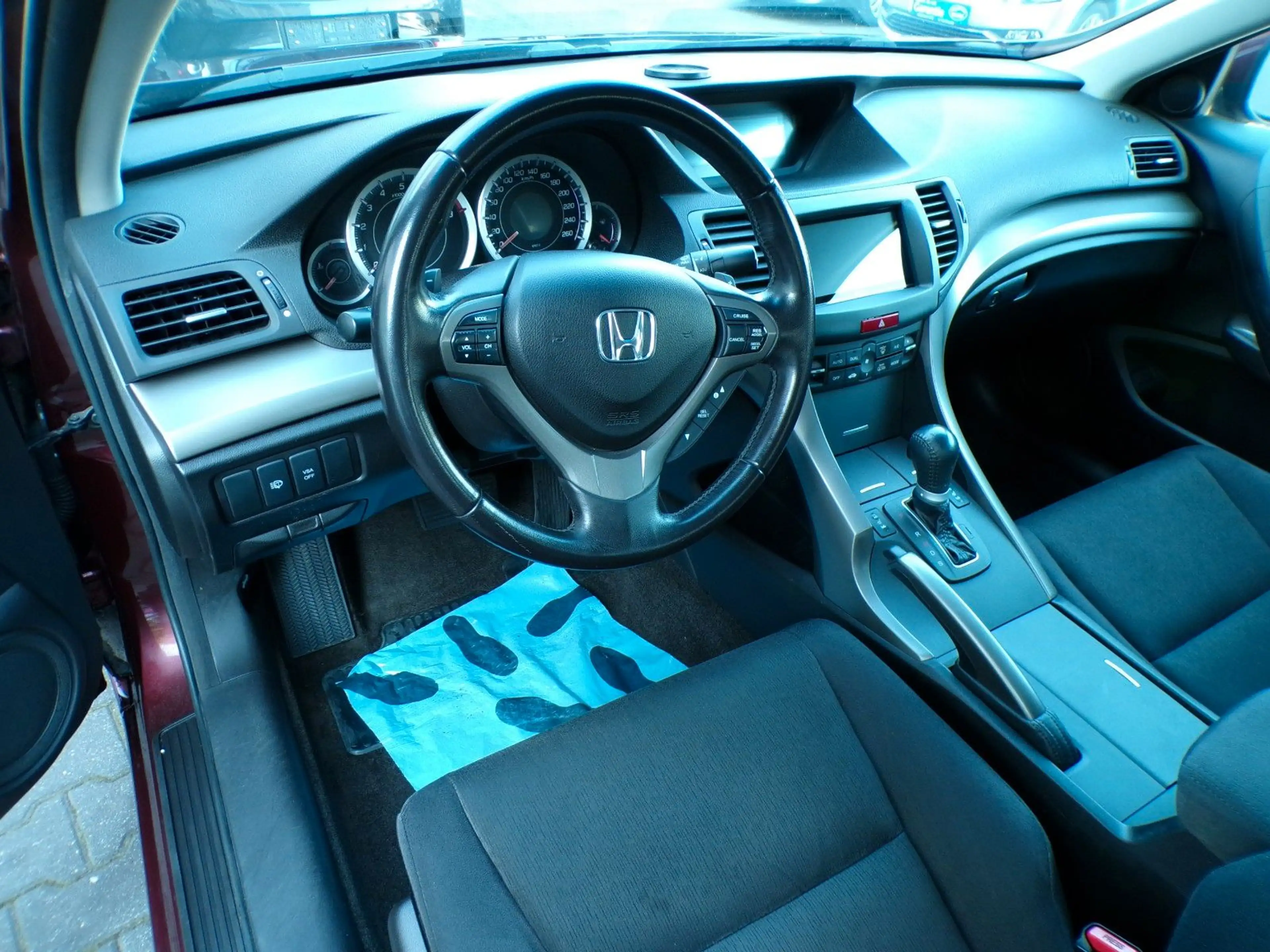 Honda Accord 2.0 Elegance Adv. AUTOMATIK — photo 10
