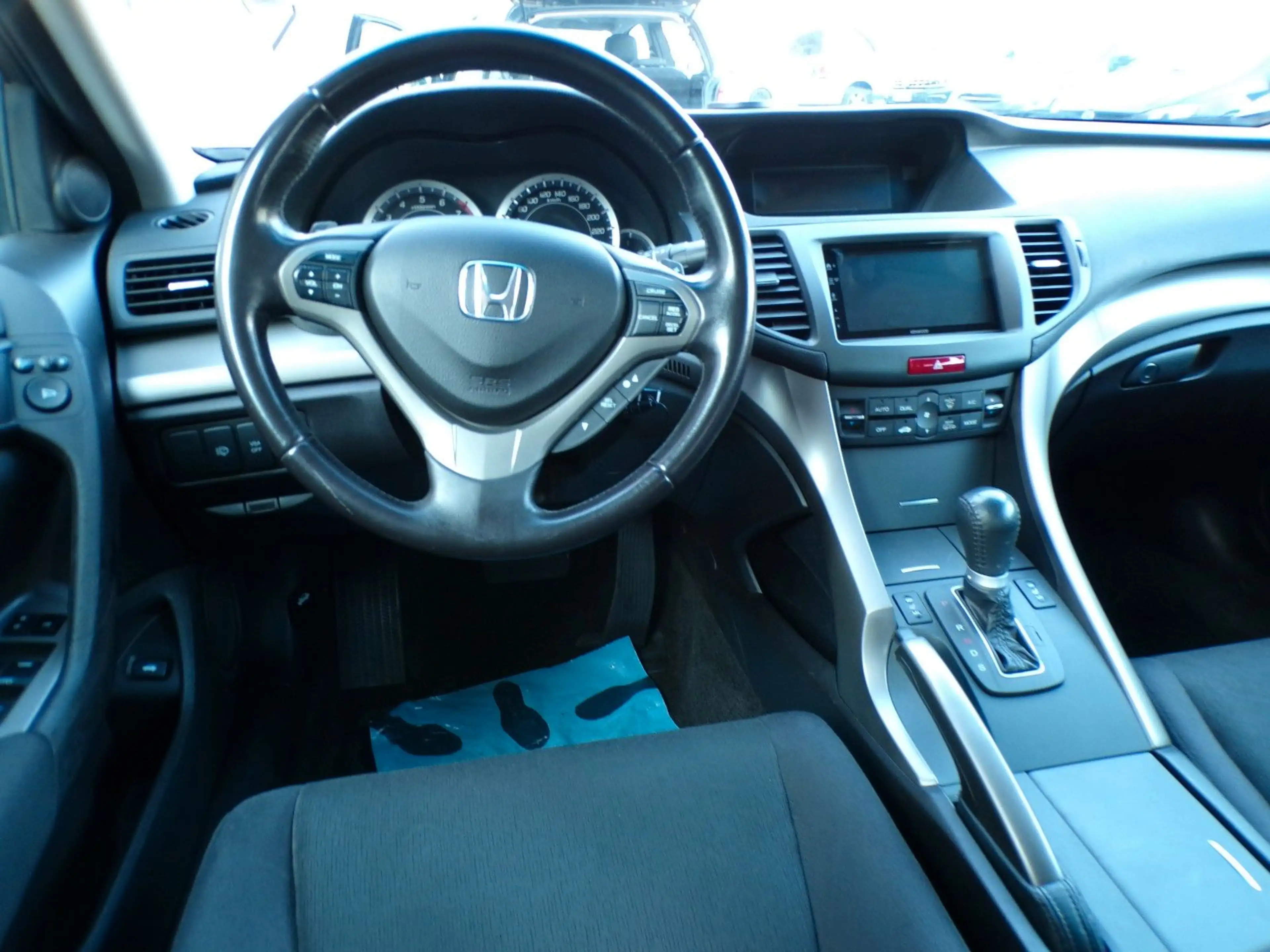 Honda Accord 2.0 Elegance Adv. AUTOMATIK — photo 11