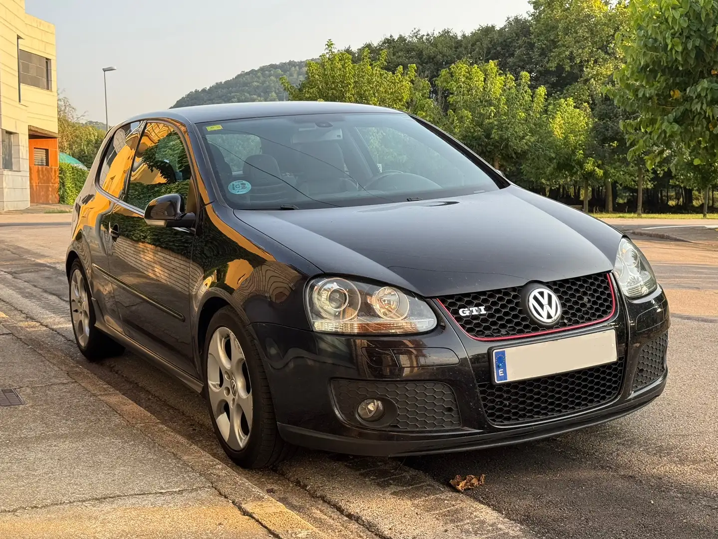Volkswagen Golf GTI 2.0 TFSI DSG - 1