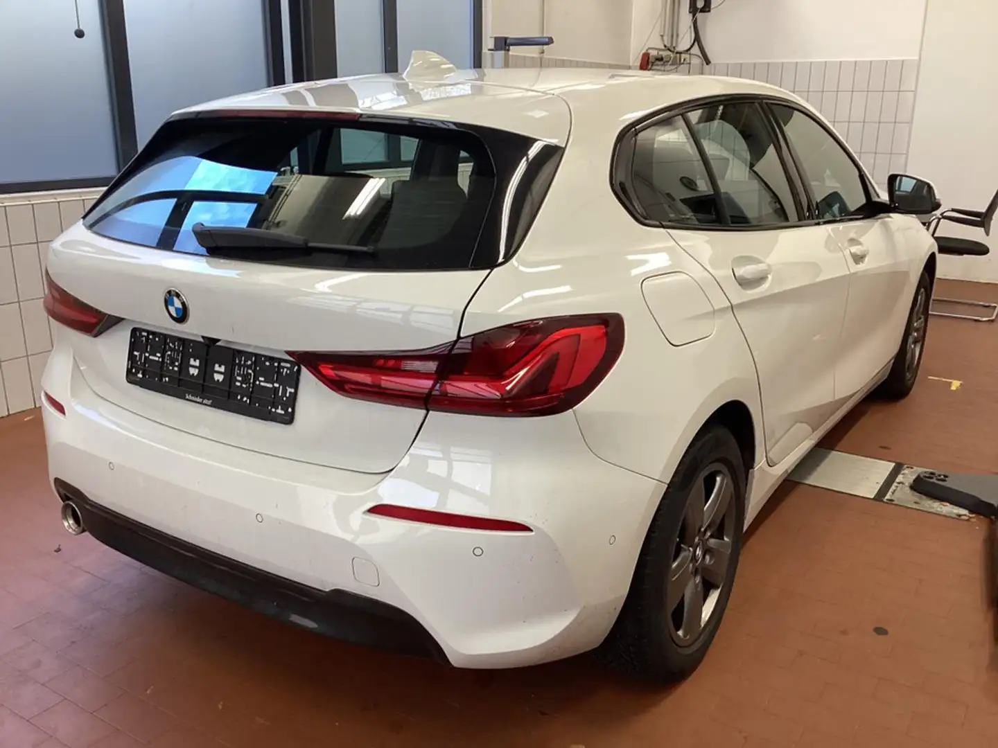 BMW 118 i Sport Line + 2Jahre-BPS.-GARANTIE Weiß - 2